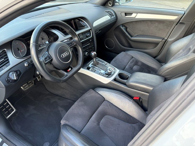 AUDI S4 Avant 3.0 V6 TFSI quattro S-Tronic-image-8