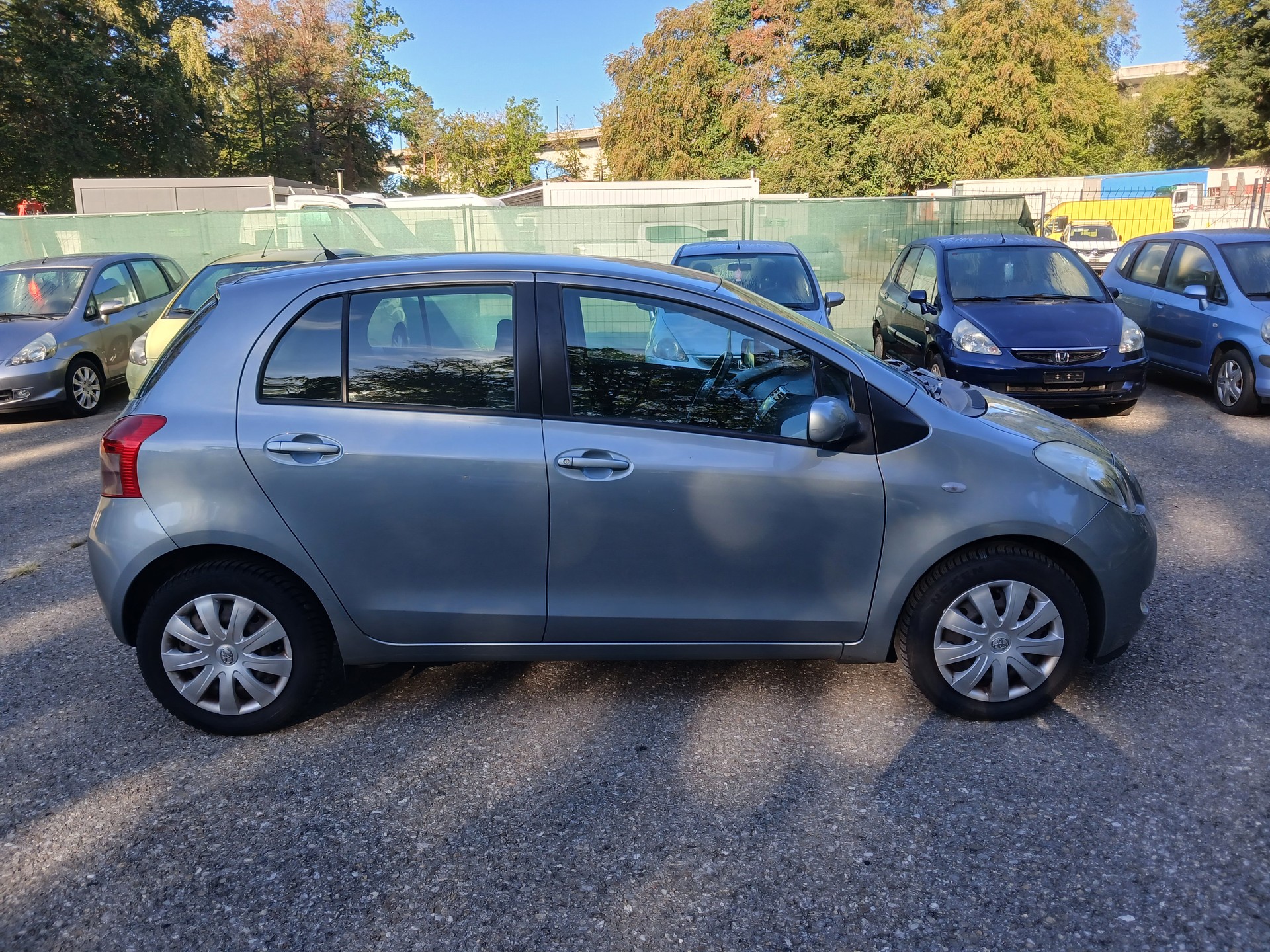 TOYOTA Yaris 1.3 Linea Luna-image-4