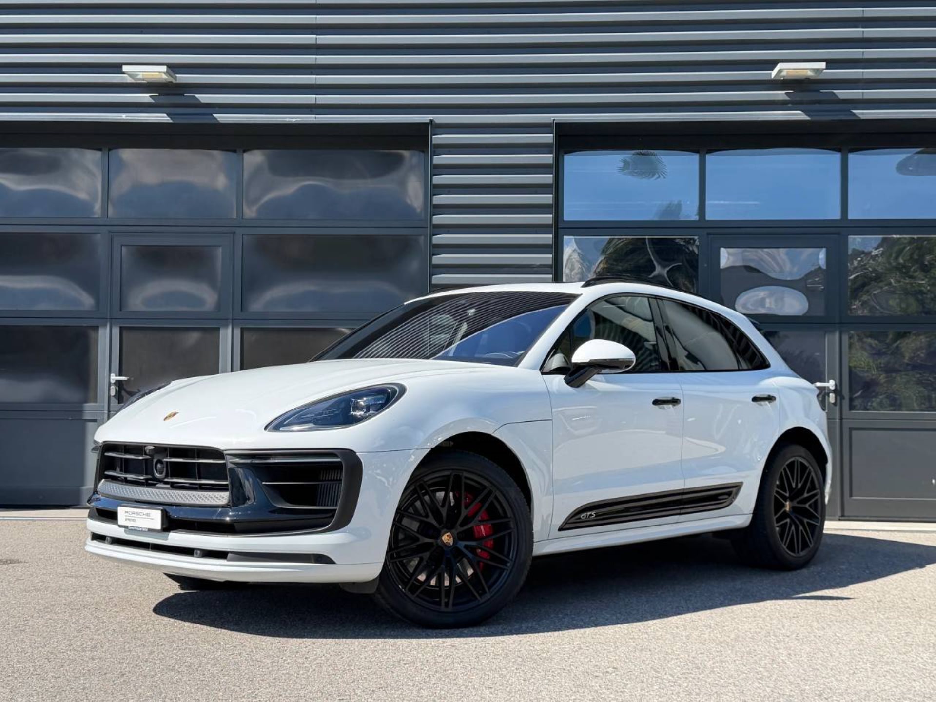 PORSCHE Macan GTS-image-0