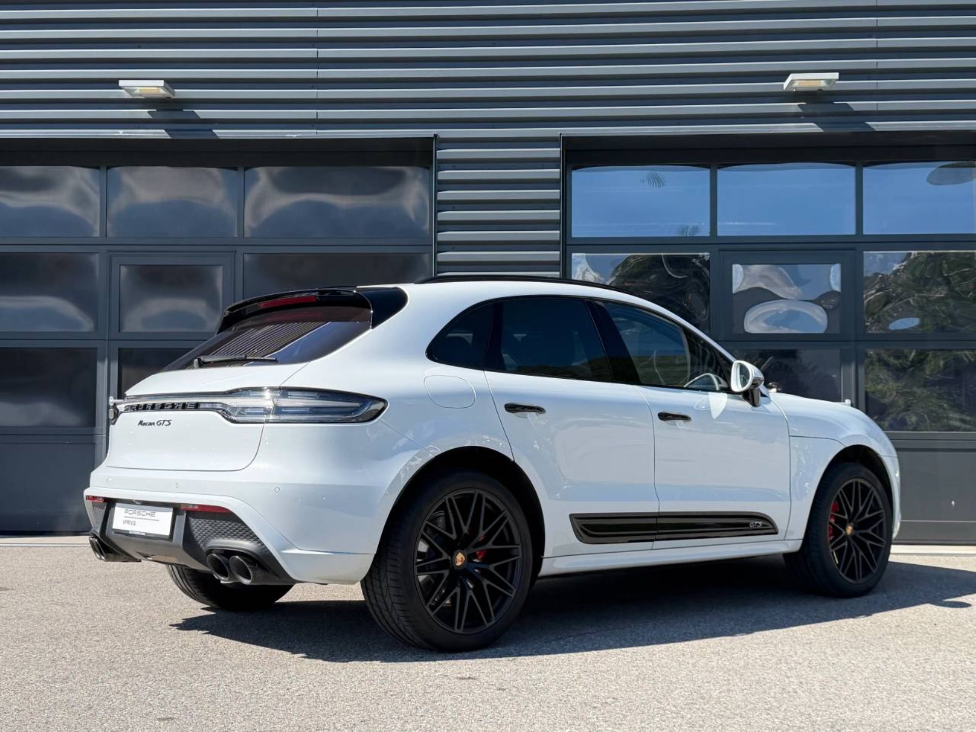 PORSCHE Macan GTS-image-6