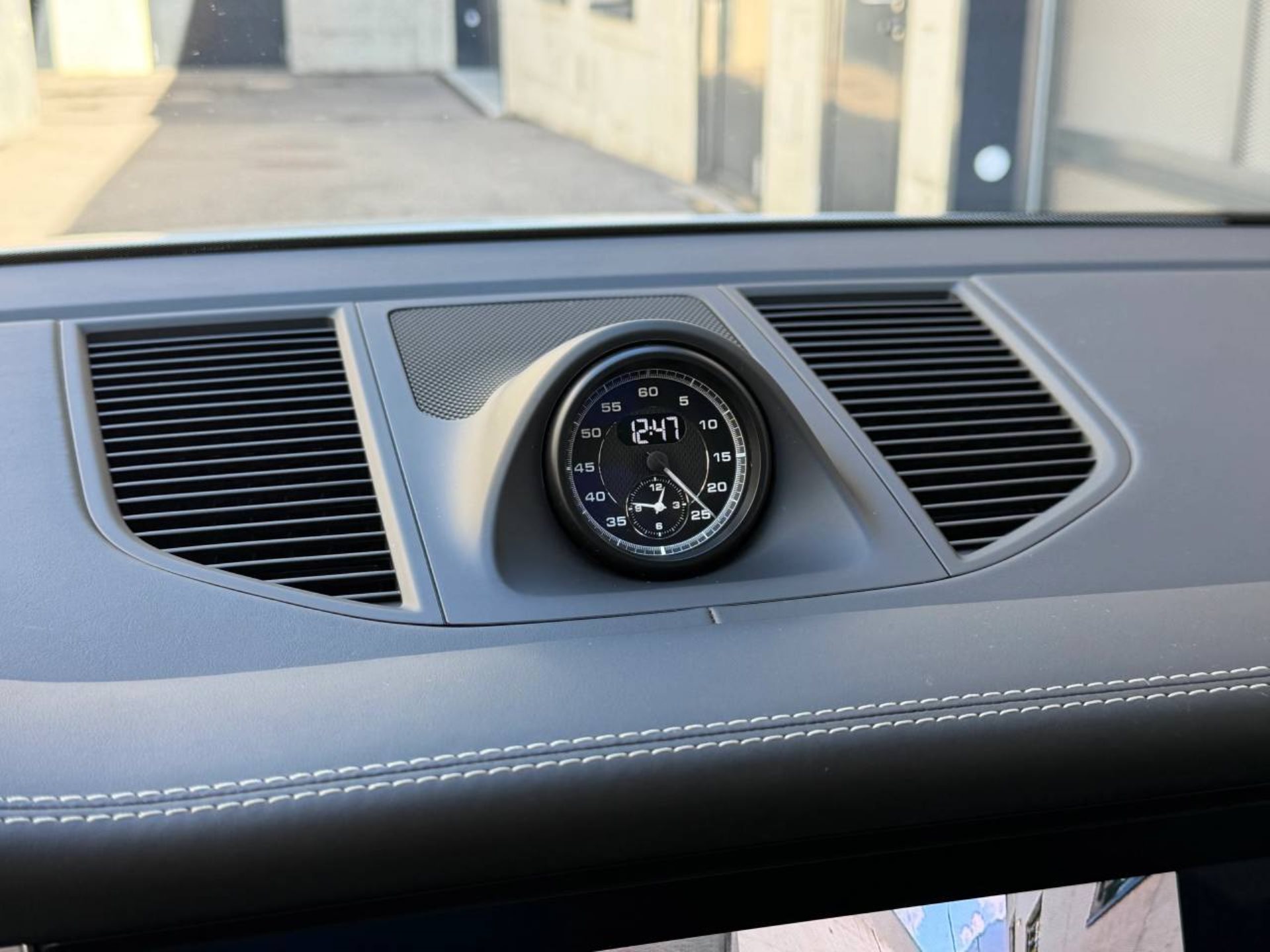 PORSCHE Macan GTS-image-25