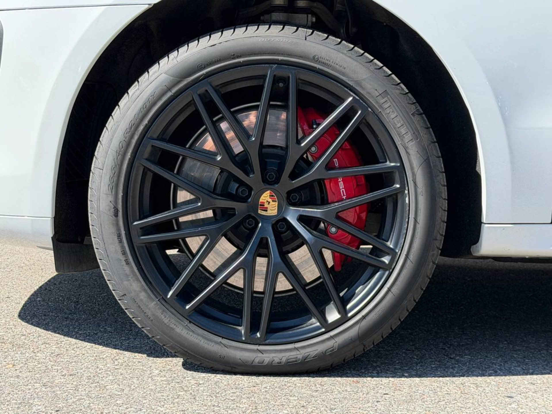 PORSCHE Macan GTS-image-10