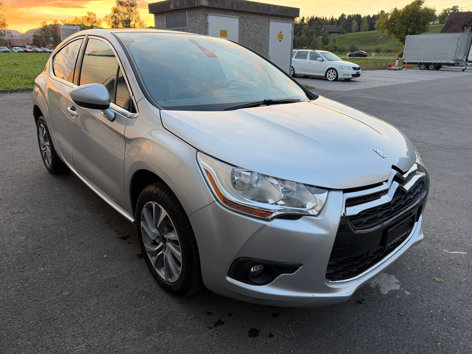 DS AUTOMOBILES DS4 1.6 THP SO Chic Automatic-image-1