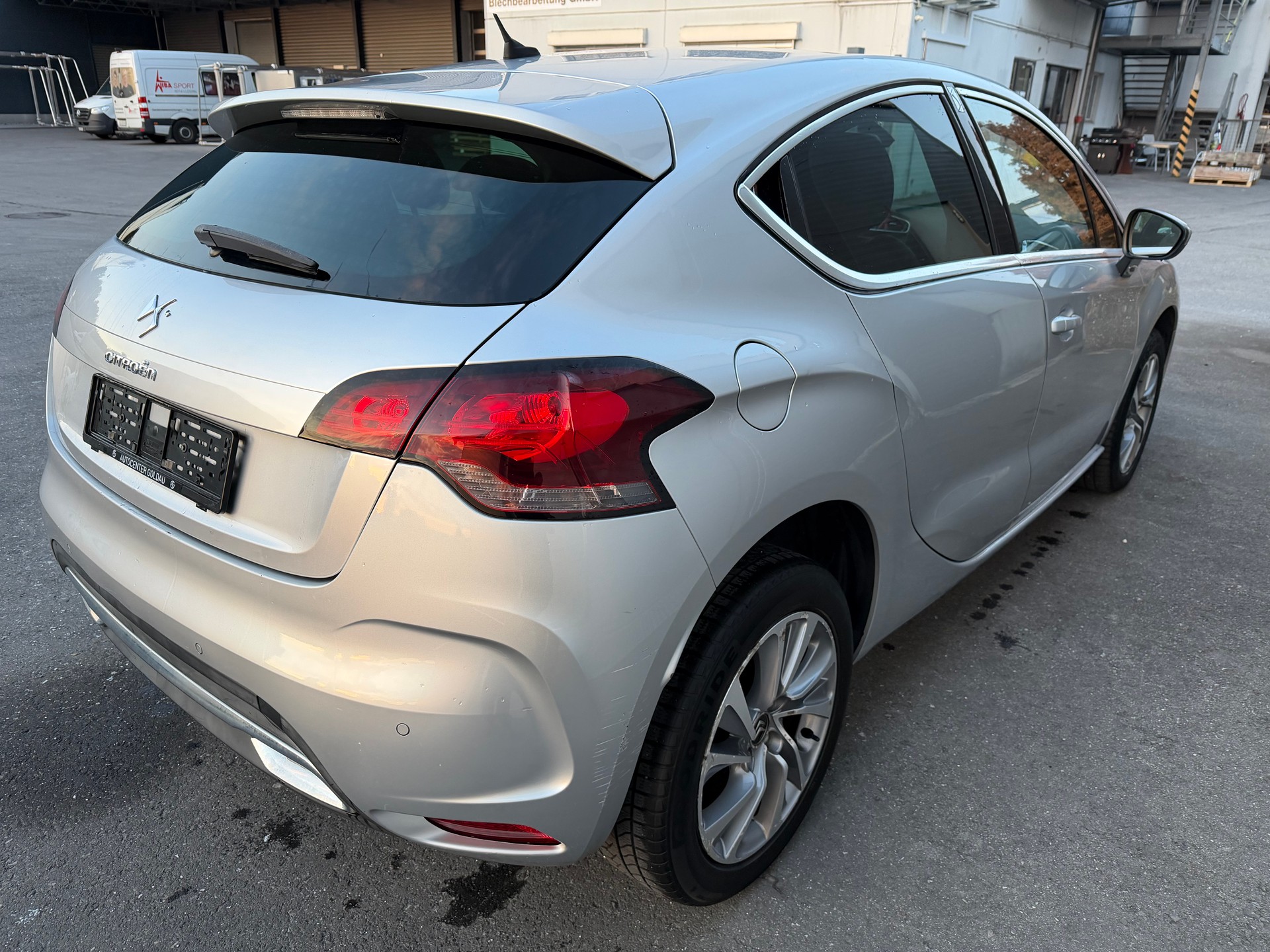 DS AUTOMOBILES DS4 1.6 THP SO Chic Automatic-image-2