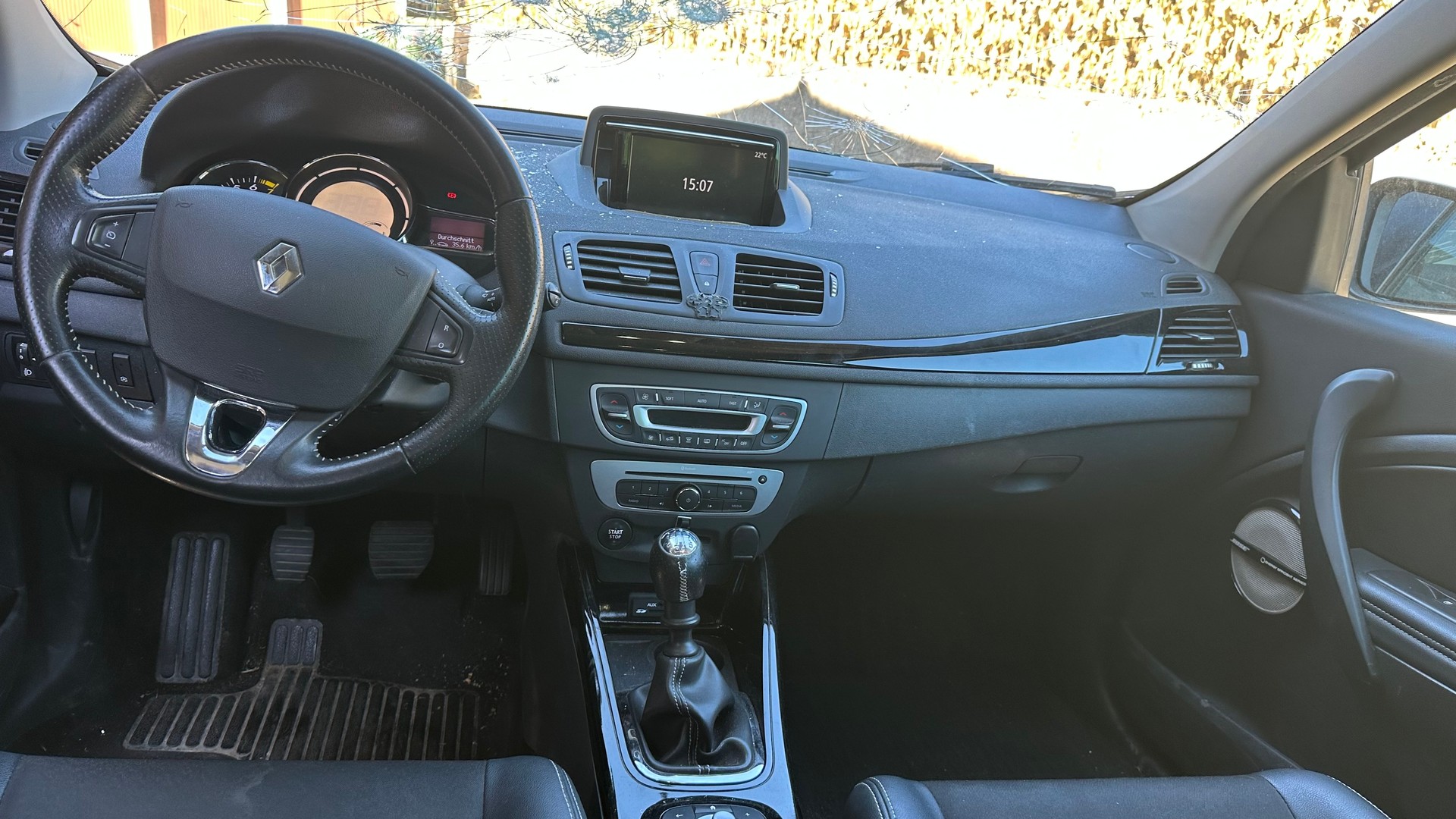 RENAULT Mégane Coupé 1.2 16V Turbo Bose-image-10