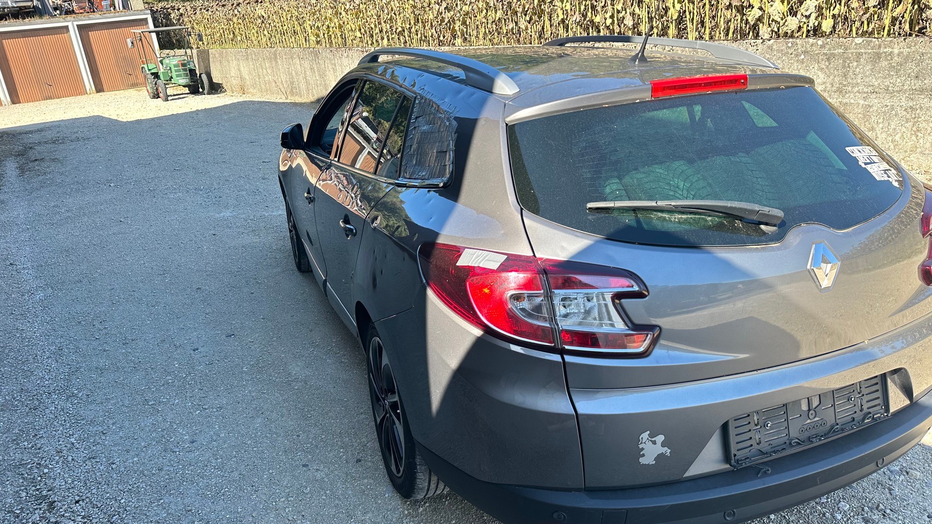 RENAULT Mégane Coupé 1.2 16V Turbo Bose-image-6