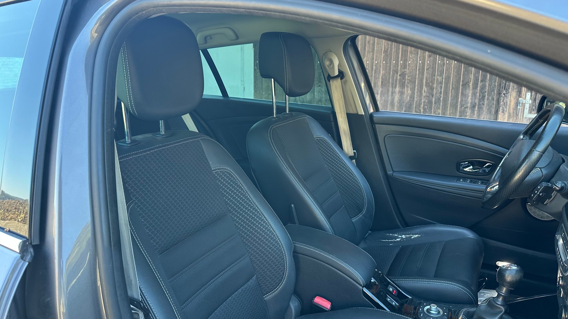 RENAULT Mégane Coupé 1.2 16V Turbo Bose-image-12