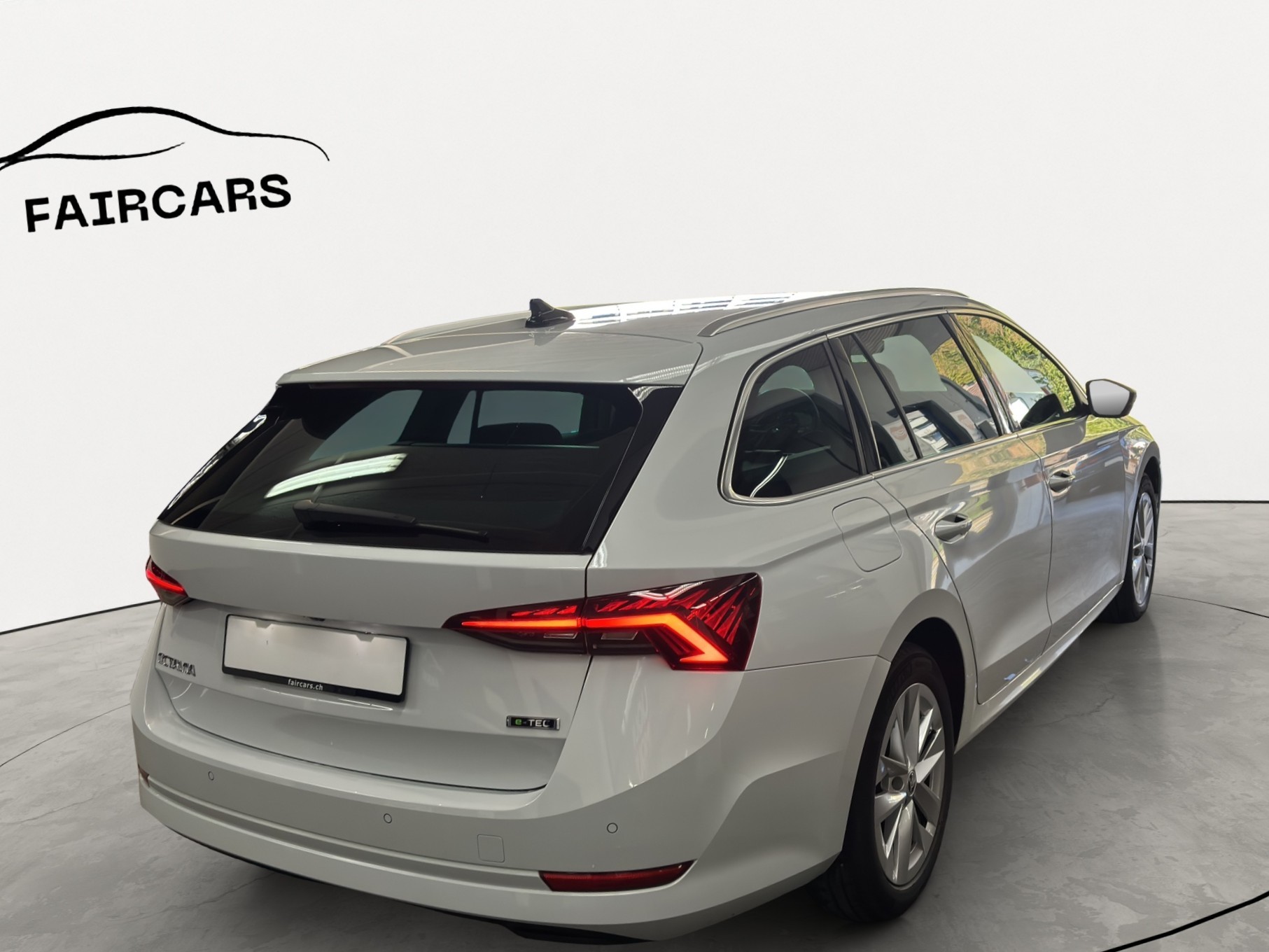 SKODA Octavia Combi 1.5 TSI mHEV DSG Style-image-5