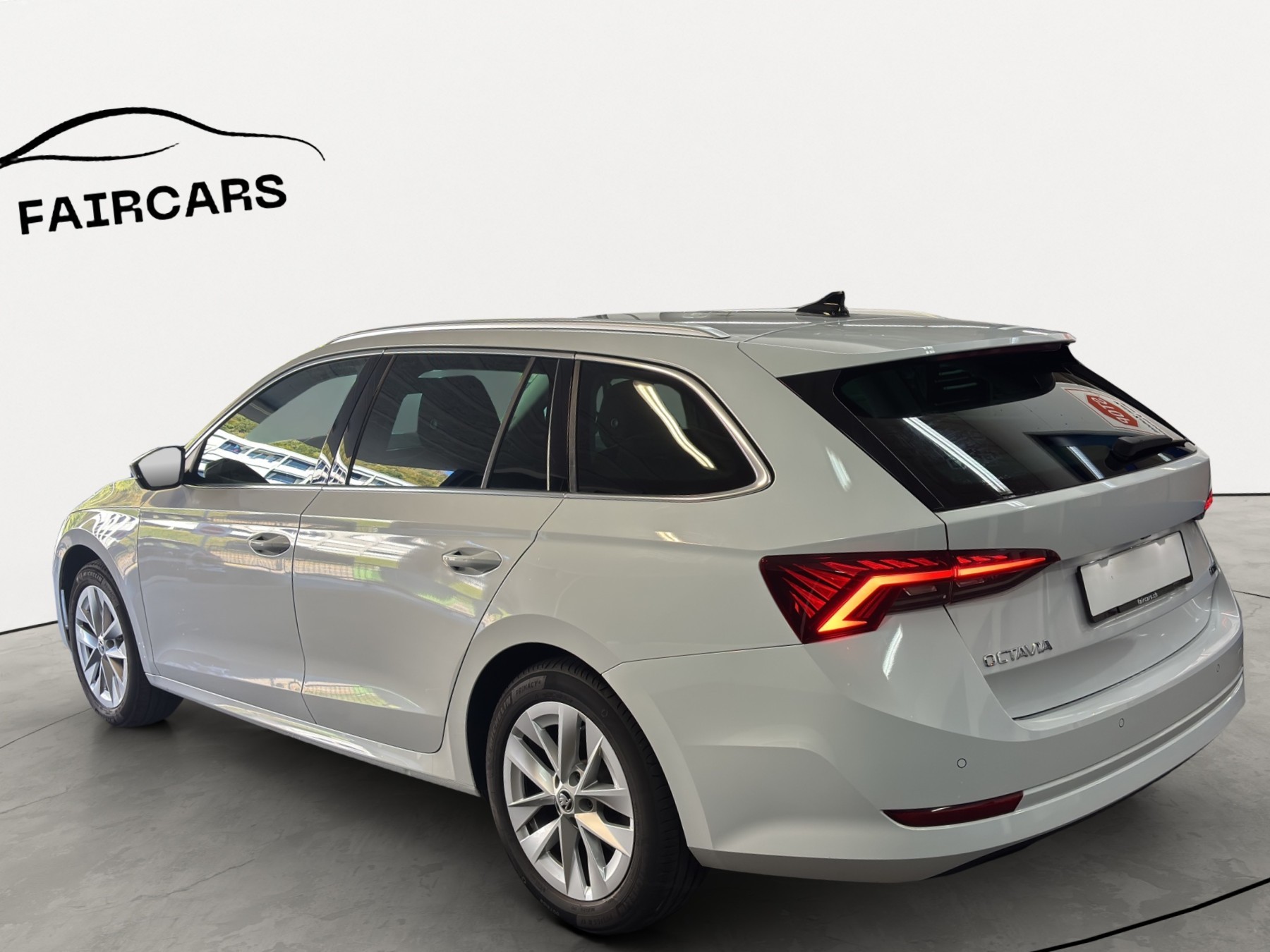 SKODA Octavia Combi 1.5 TSI mHEV DSG Style-image-3