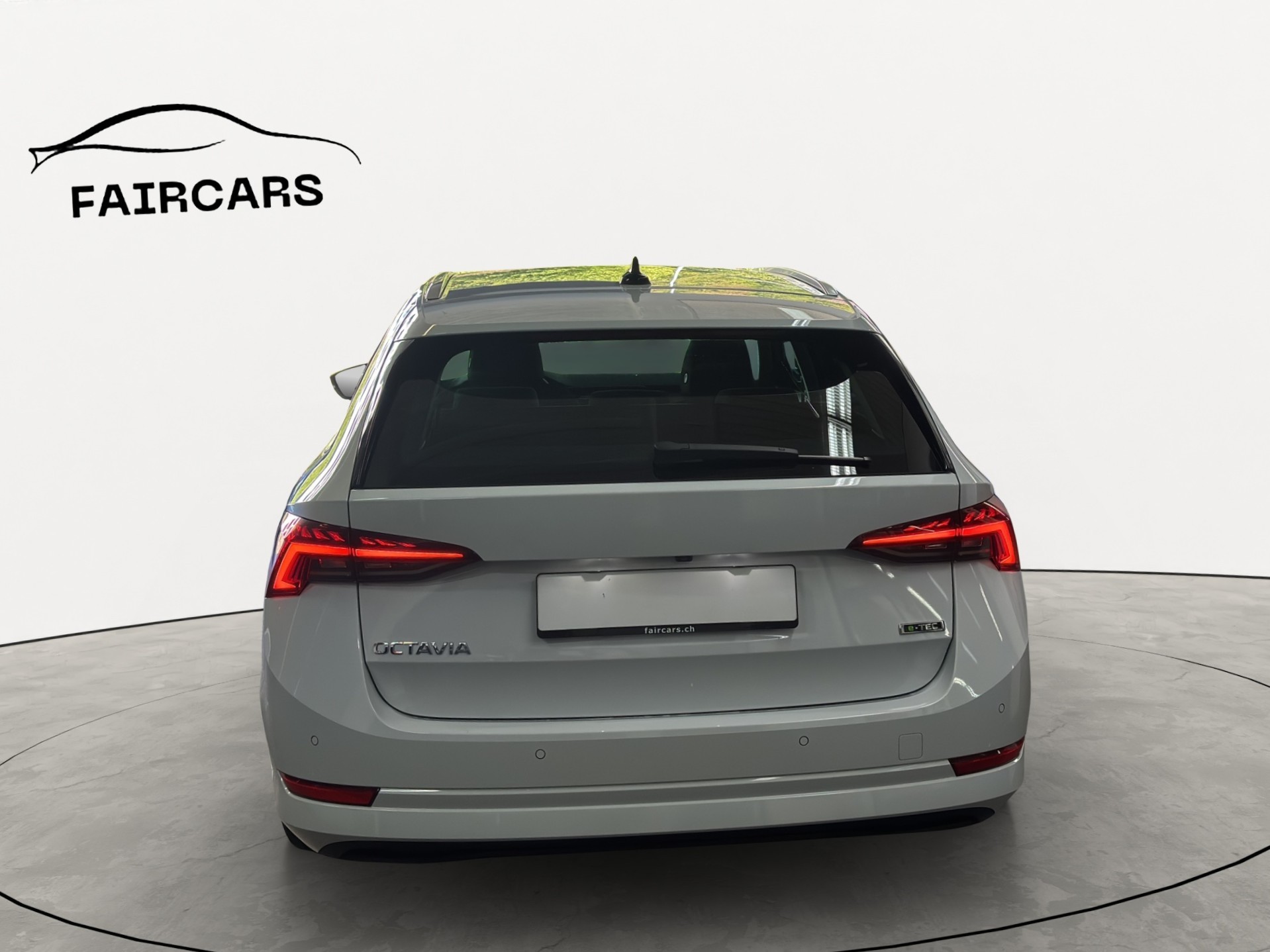 SKODA Octavia Combi 1.5 TSI mHEV DSG Style-image-4