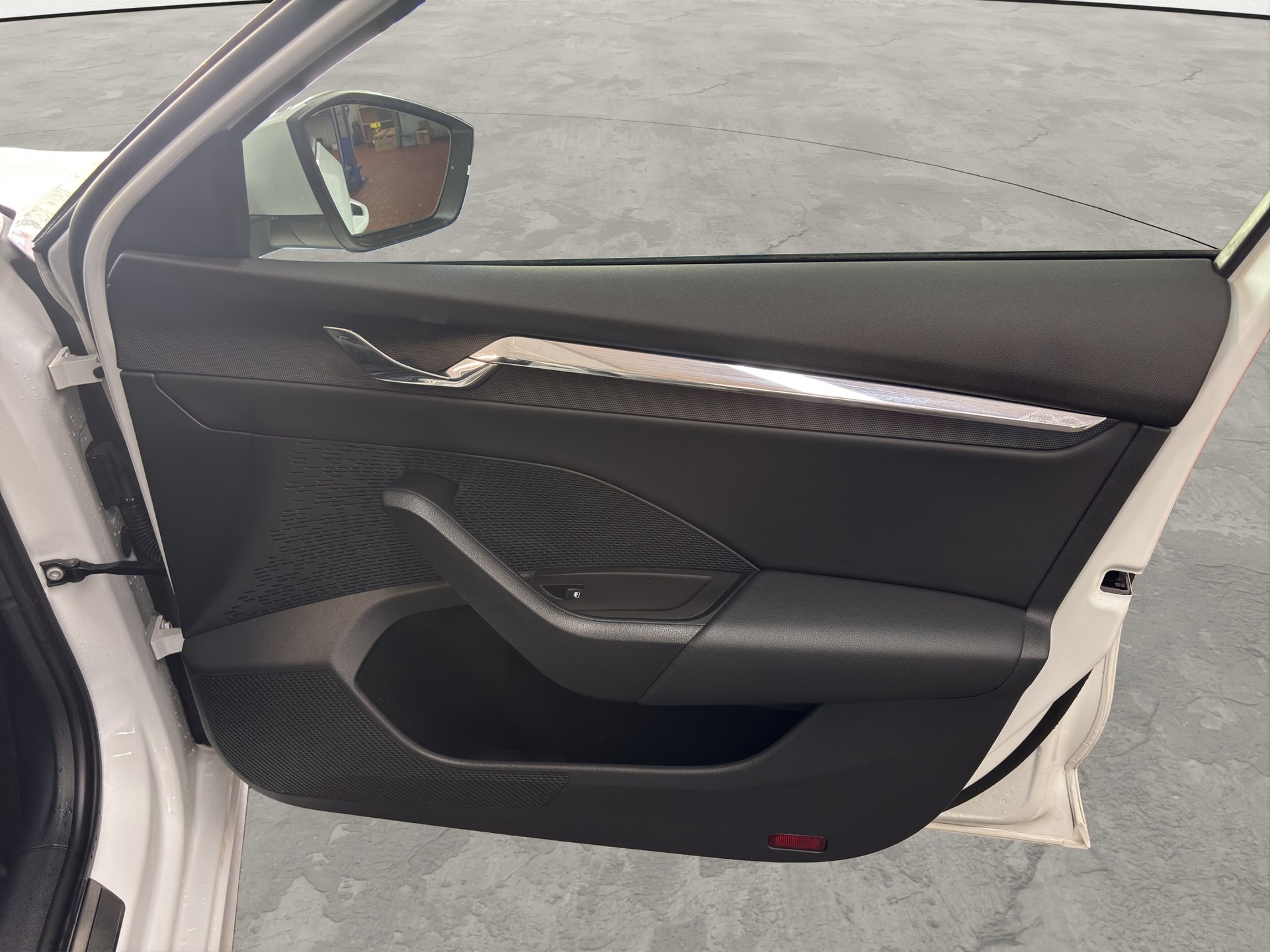 SKODA Octavia Combi 1.5 TSI mHEV DSG Style-image-16