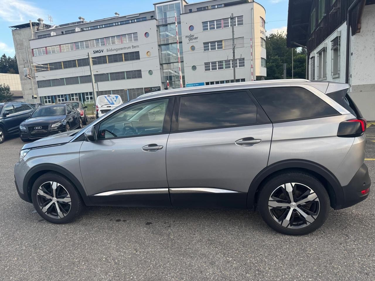 PEUGEOT 5008 1.5 BlueHDi Business Line ETA-image-1