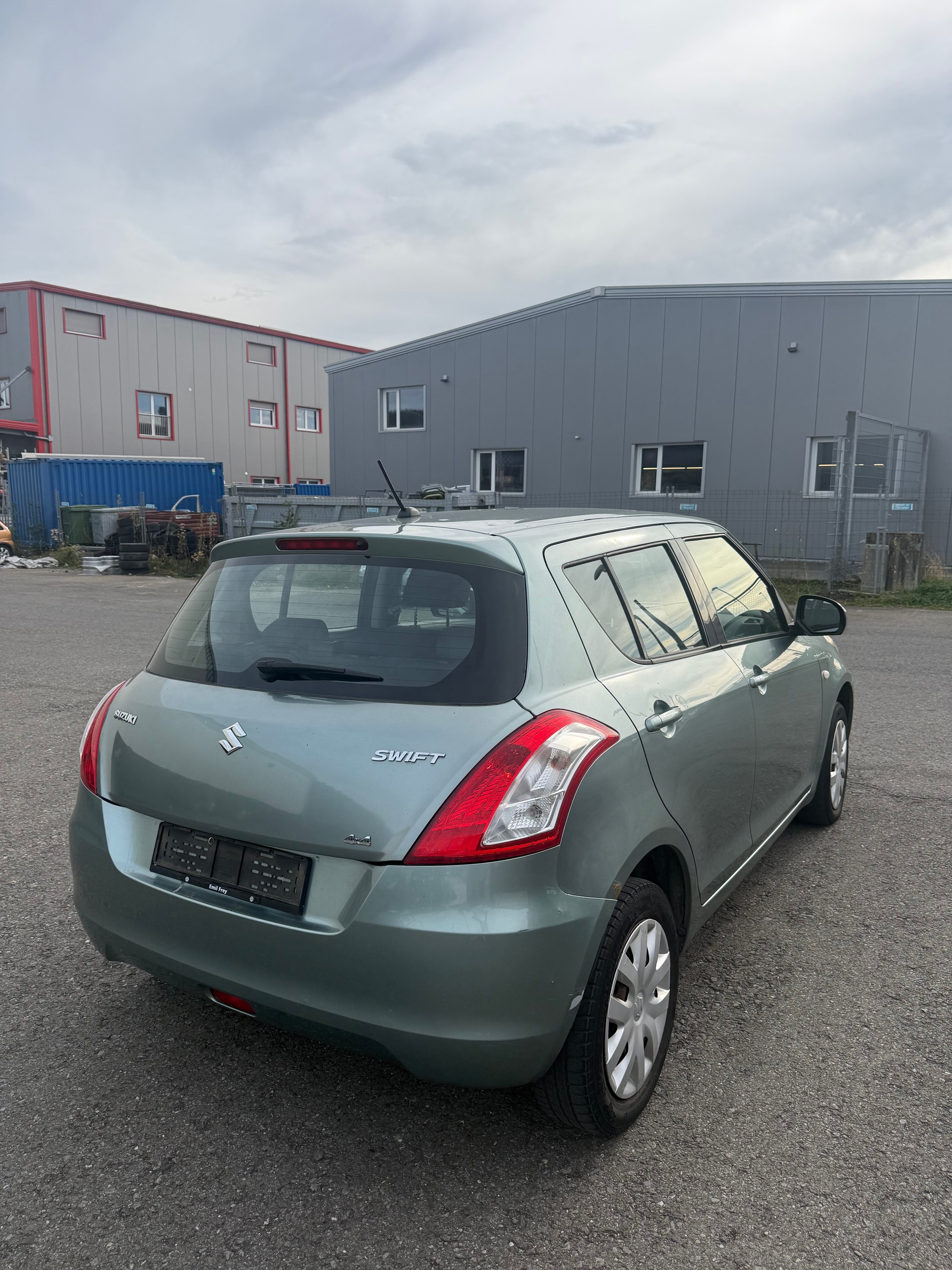 SUZUKI Swift 1.2i 16V GL 4x4-image-10