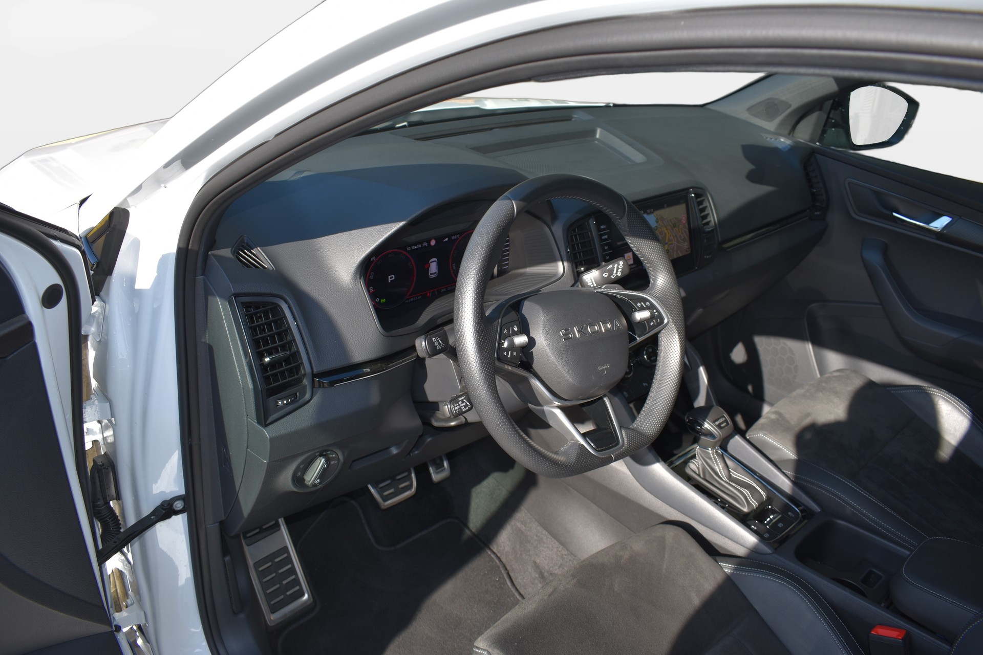 SKODA Karoq 2.0 TSI SportLine 4x4 DSG-image-5