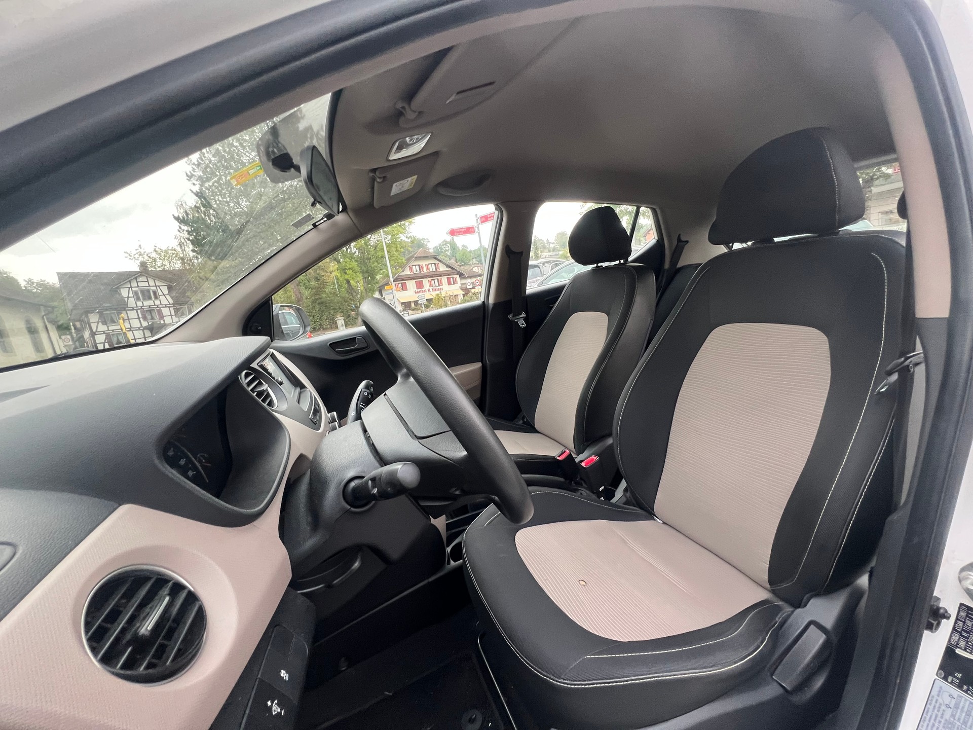 HYUNDAI i10 1.0 Pica-image-11