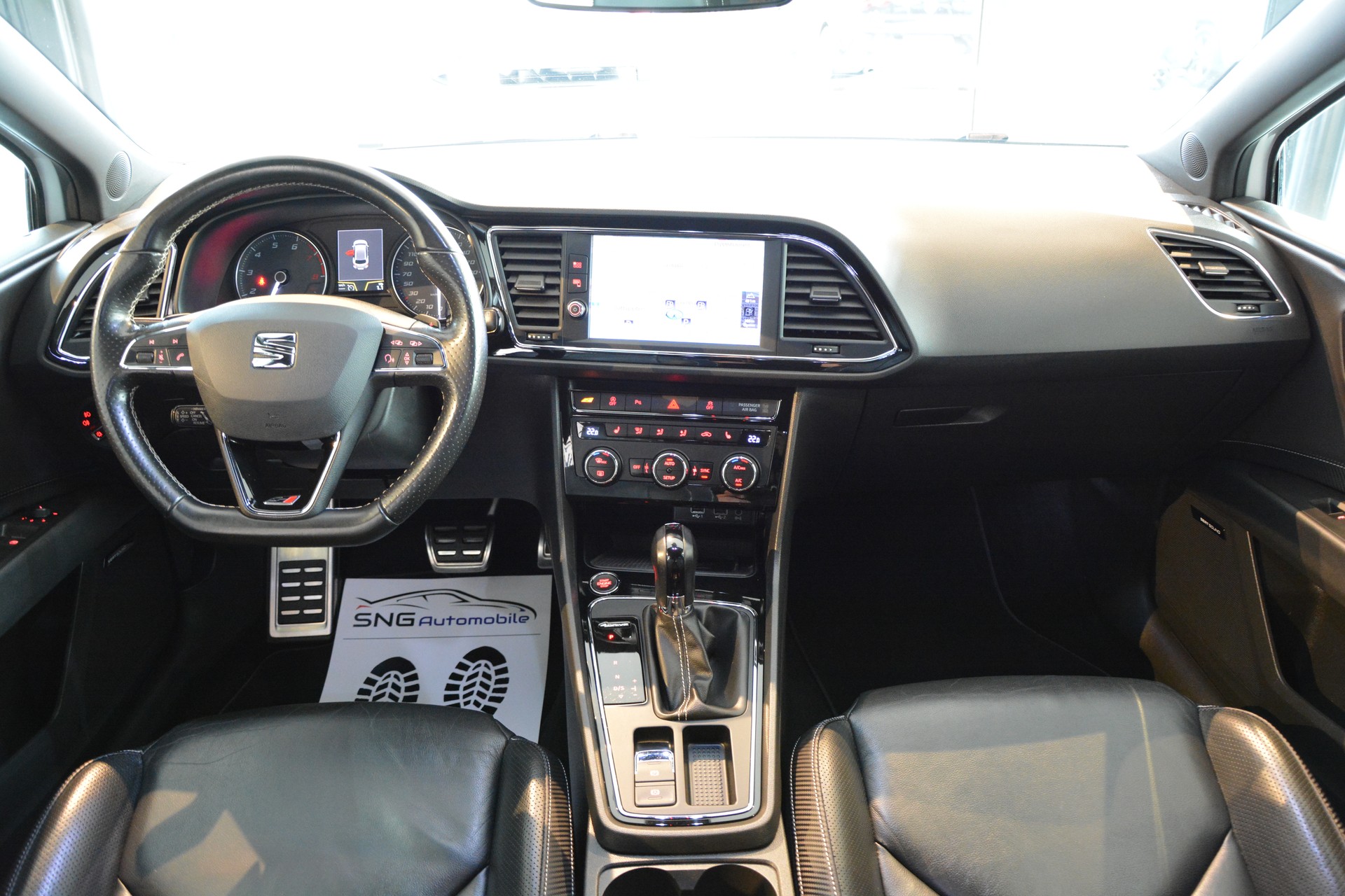 SEAT Leon ST 2.0 TSI Cupra 300 4 Drive DSG-image-11