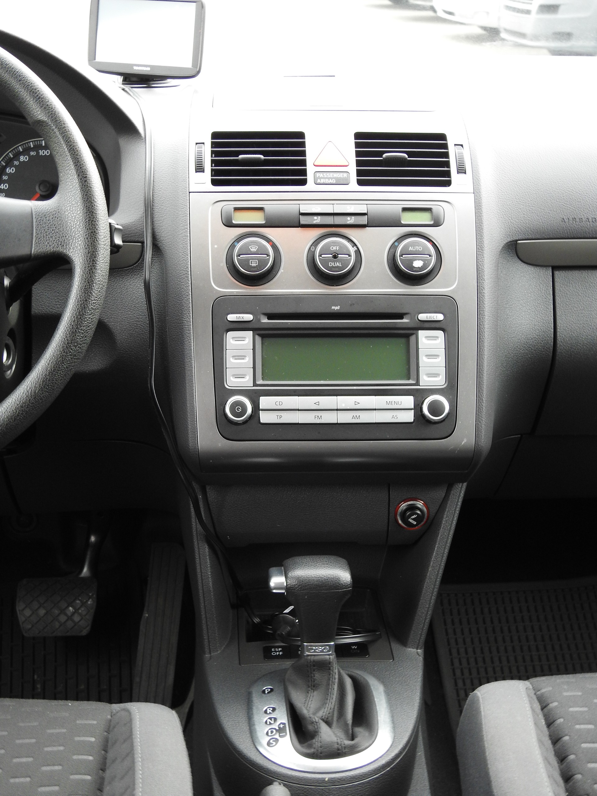 VW Touran 2.0 TDI Trendline-image-17