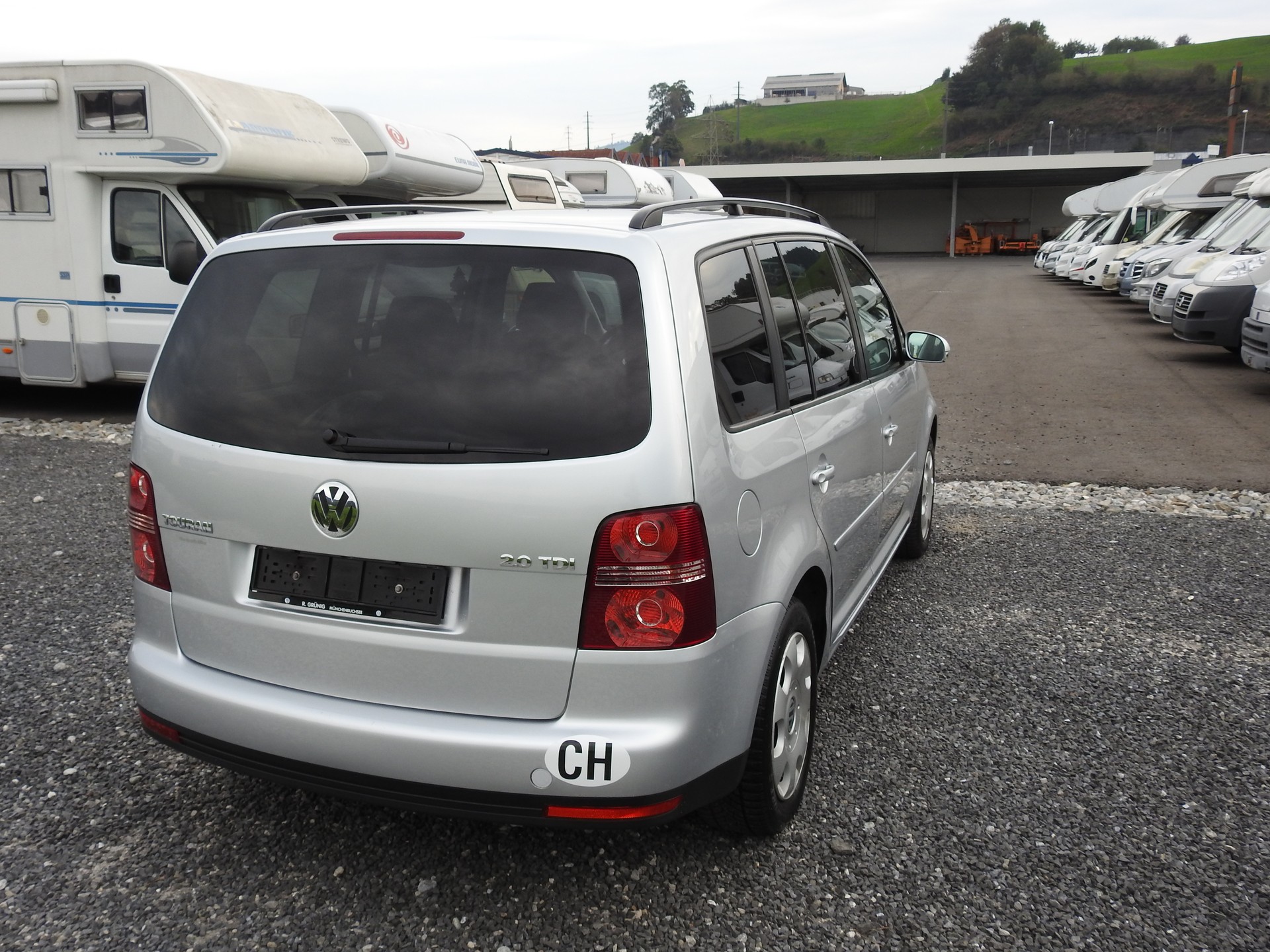 VW Touran 2.0 TDI Trendline-image-5
