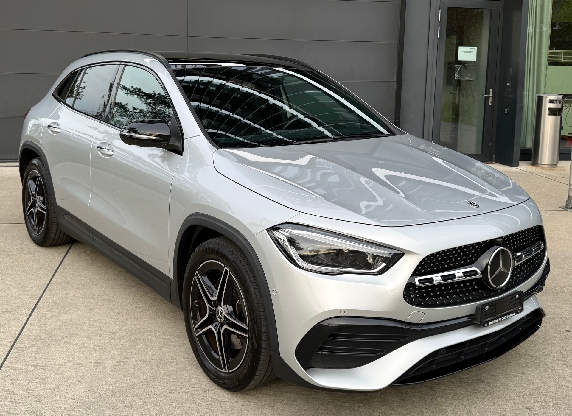 MERCEDES-BENZ GLA 250 4Matic AMG Line 8G-DCT-image-2