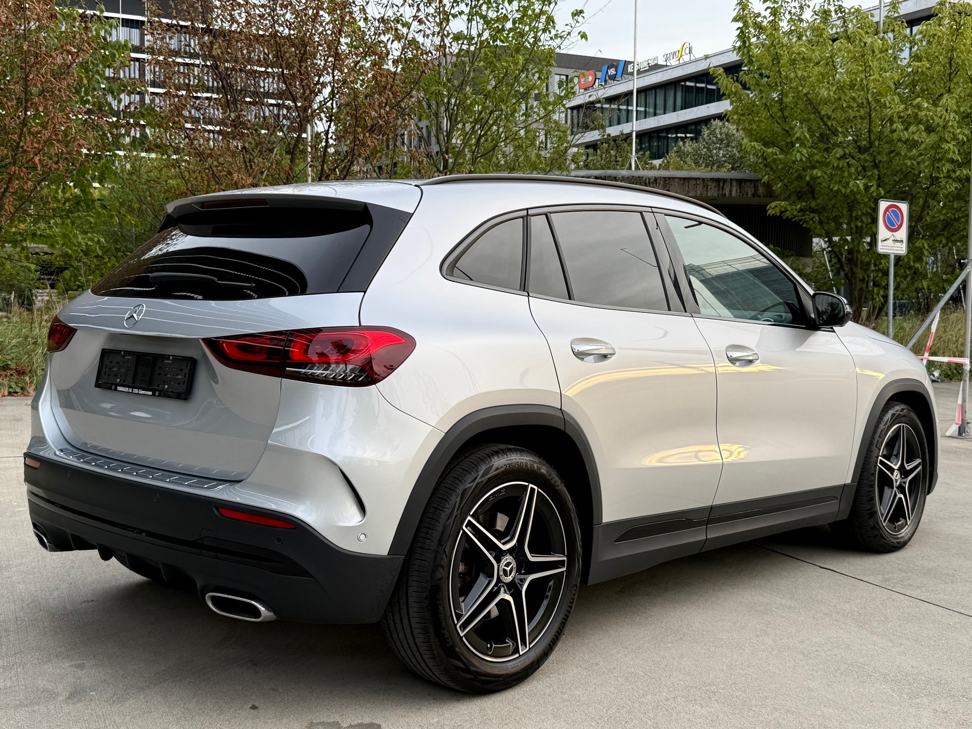 MERCEDES-BENZ GLA 250 4Matic AMG Line 8G-DCT-image-3