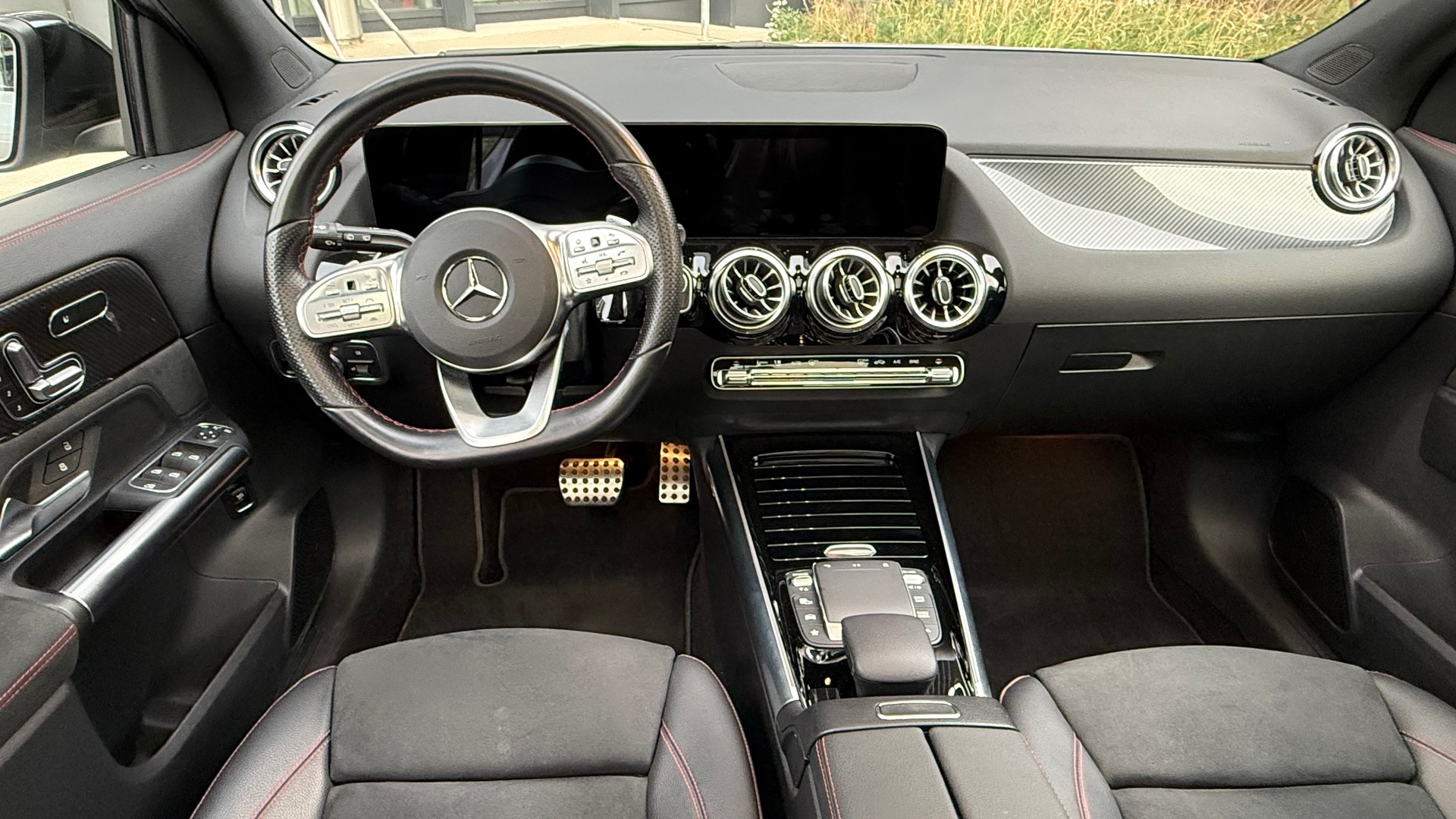 MERCEDES-BENZ GLA 250 4Matic AMG Line 8G-DCT-image-7