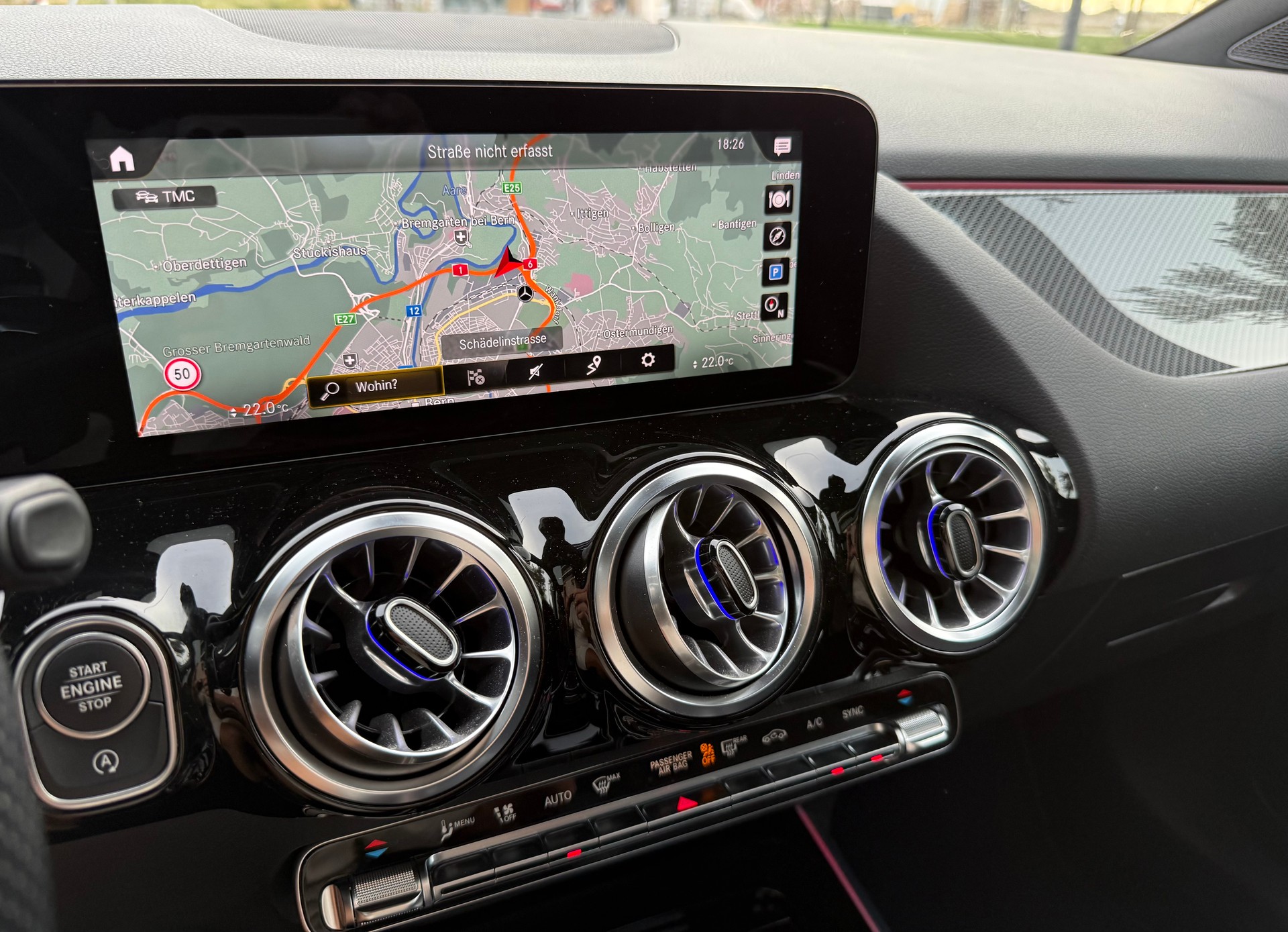 MERCEDES-BENZ GLA 250 4Matic AMG Line 8G-DCT-image-12