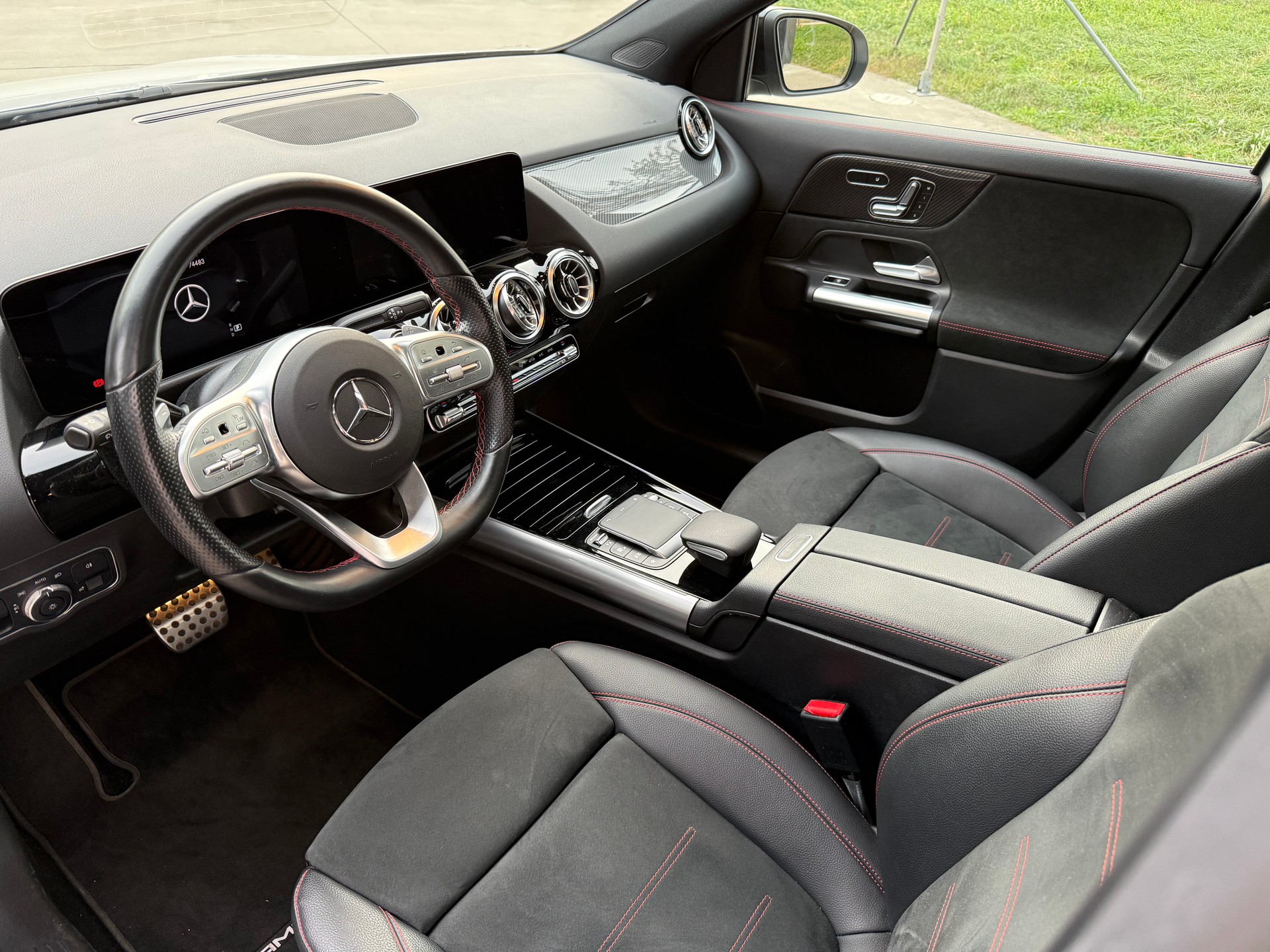 MERCEDES-BENZ GLA 250 4Matic AMG Line 8G-DCT-image-6