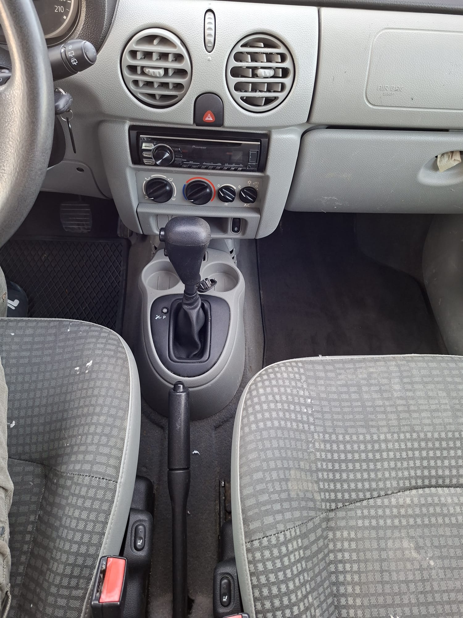 RENAULT Kangoo 1.6 16V Privilège-image-9