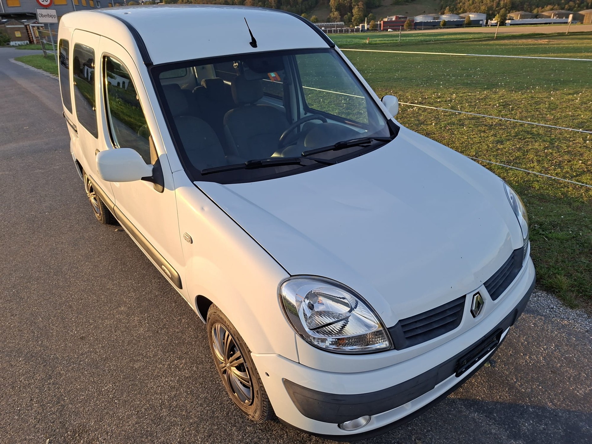 RENAULT Kangoo 1.6 16V Privilège-image-0