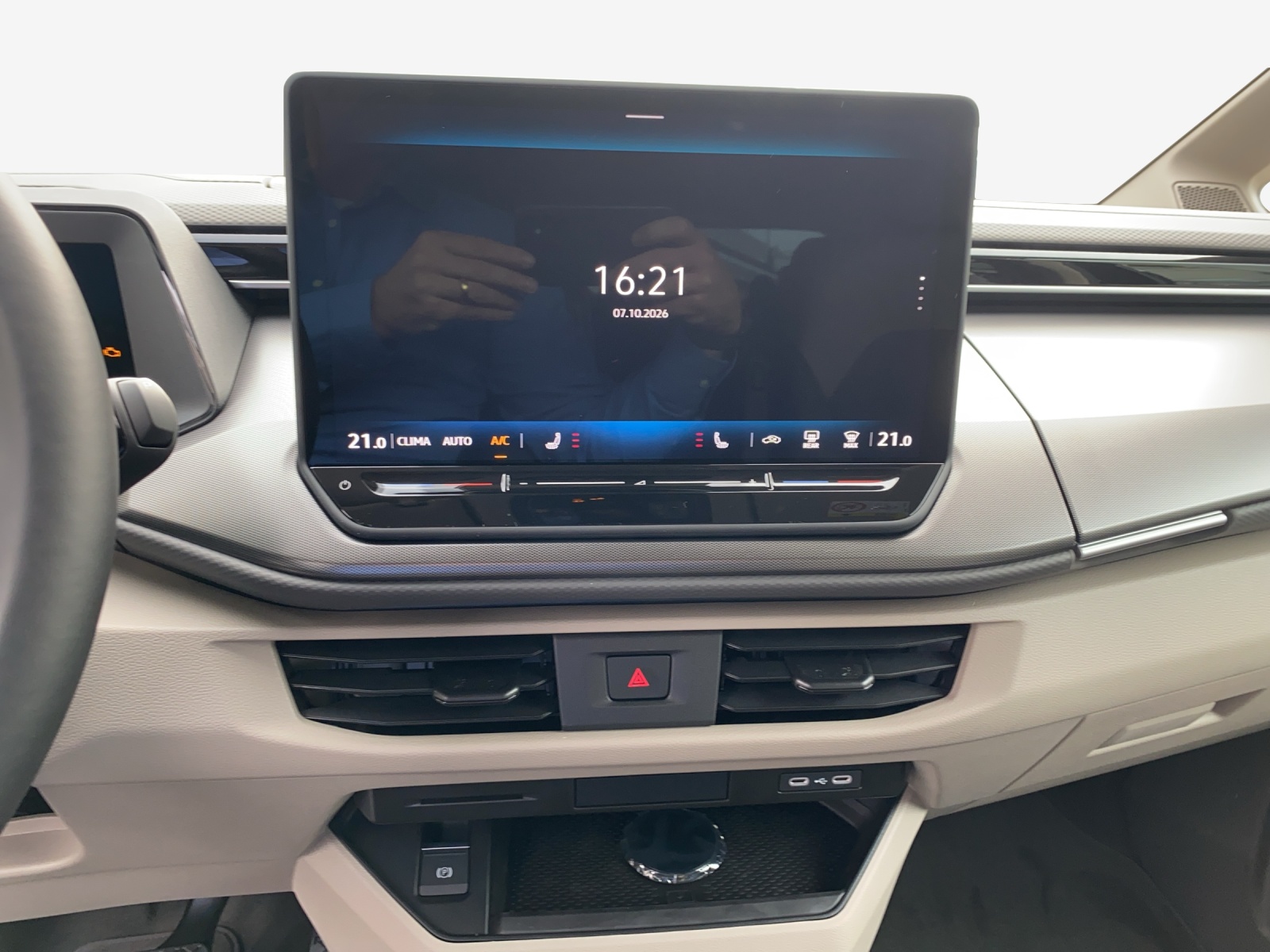 VW Multivan 2.0 TDI Trend Liberty Lang DSG-image-10