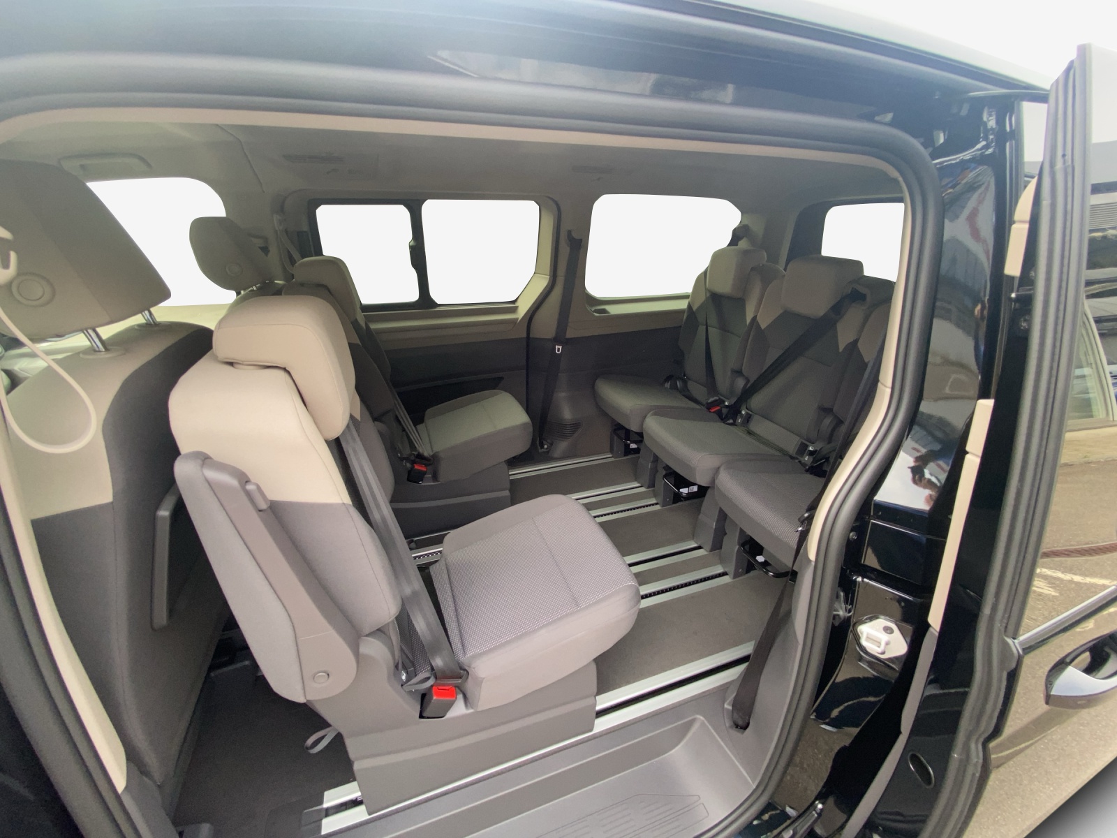 VW Multivan 2.0 TDI Trend Liberty Lang DSG-image-11