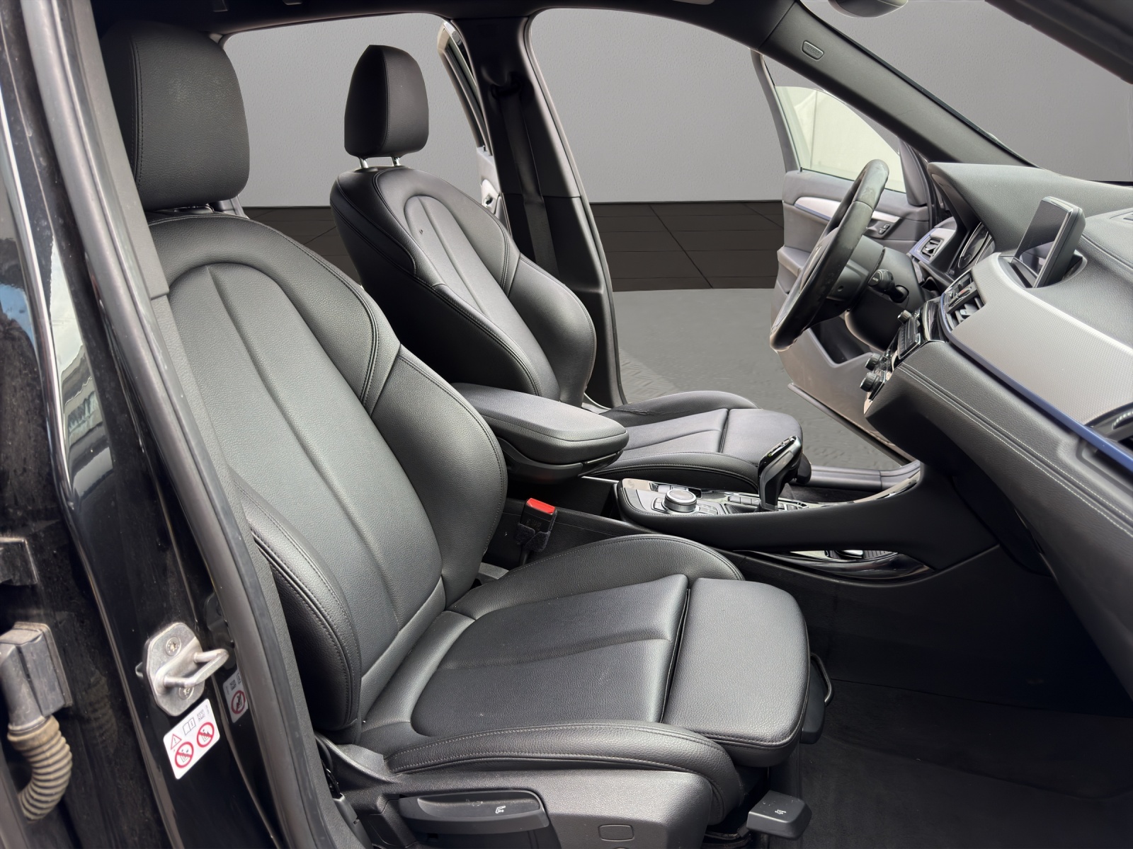 BMW X1 sDrive 18i M Sport Steptronic DSK-image-16