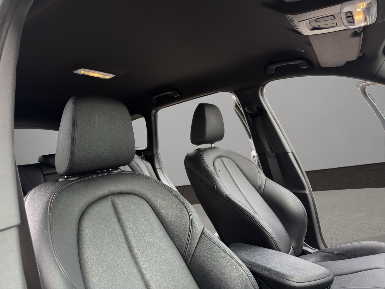 BMW X1 sDrive 18i M Sport Steptronic DSK-image-19