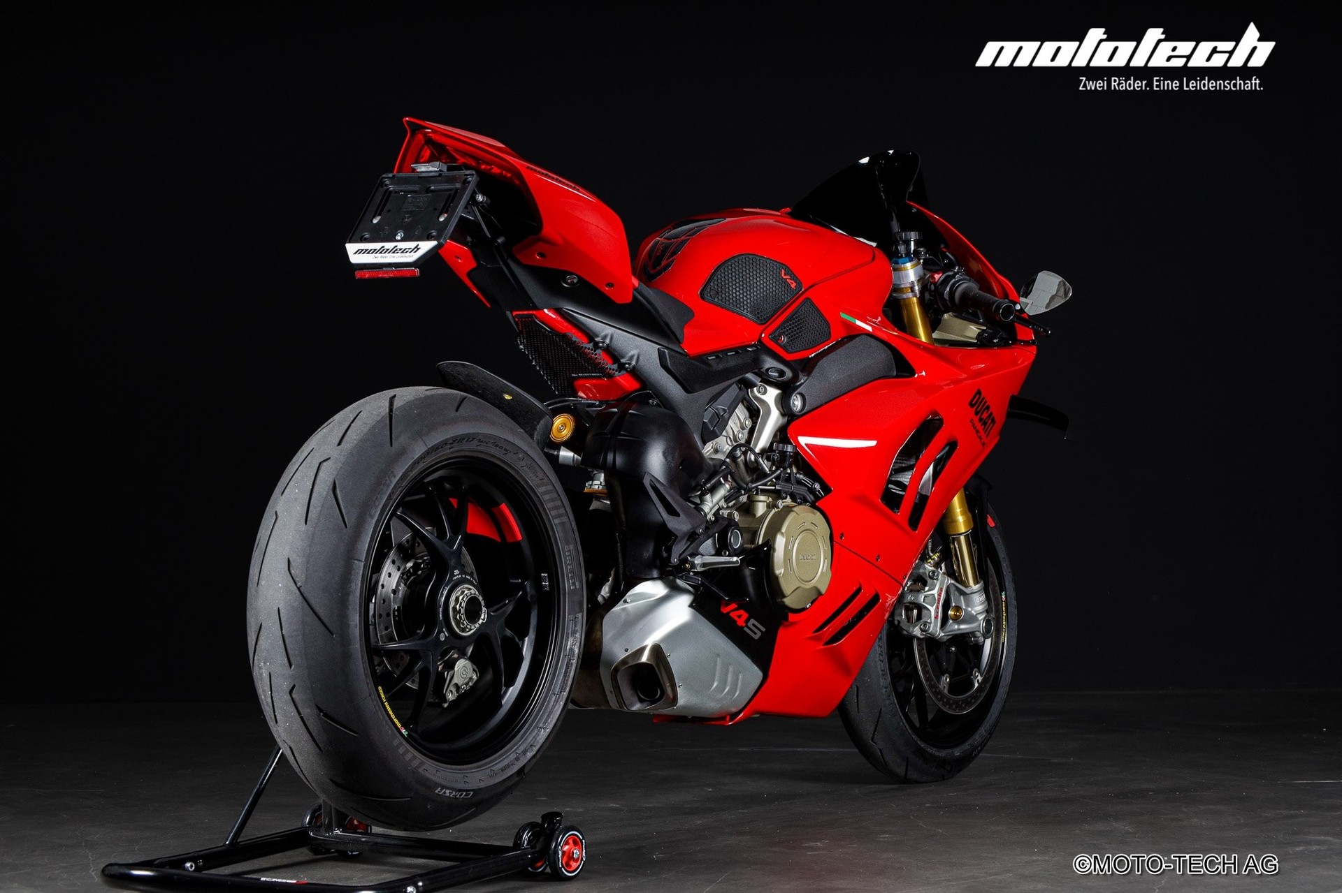 DUCATI Panigale V4 S-showroom-element-2