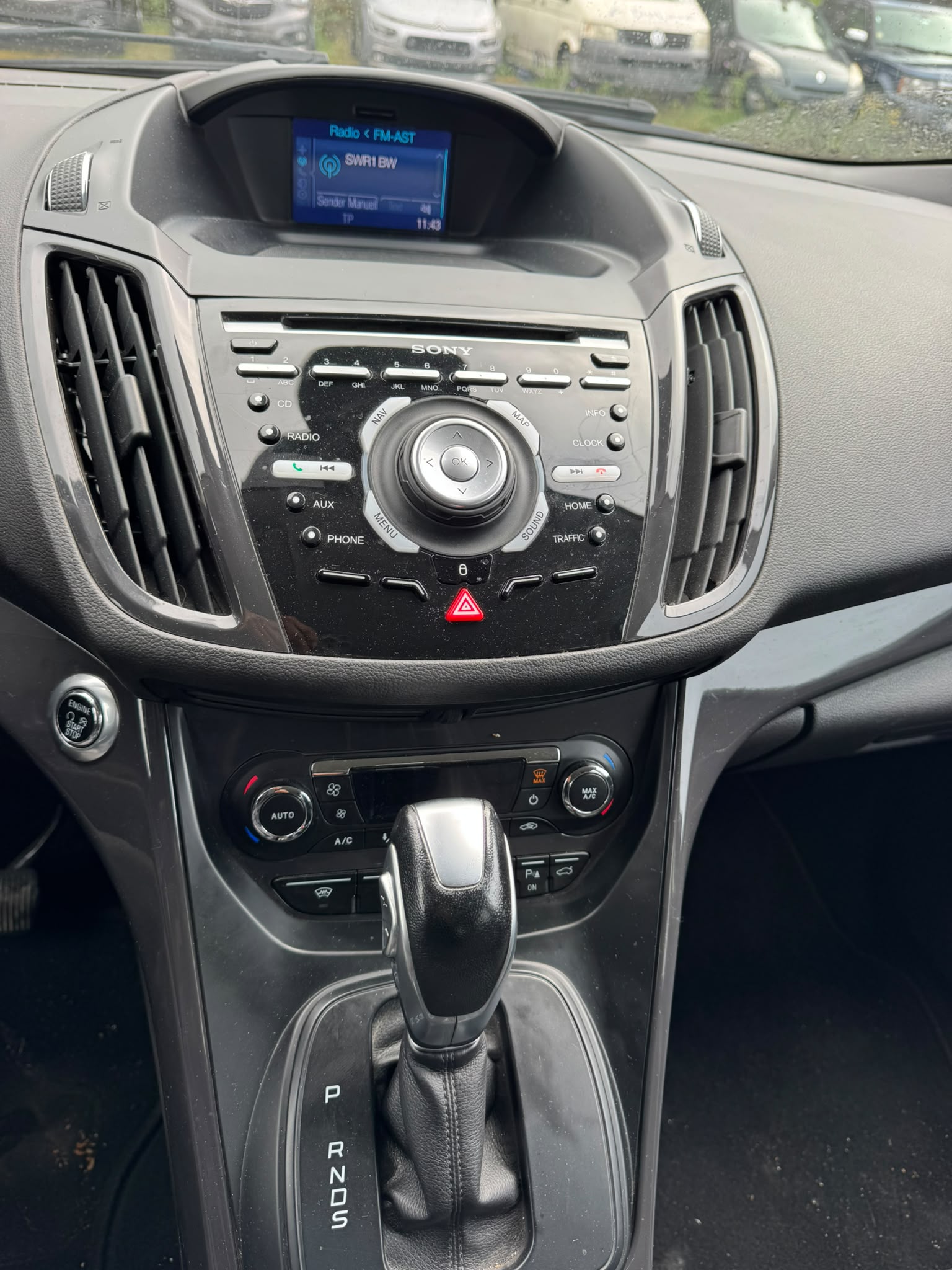 FORD Kuga 2.0 TDCi Titanium S 4WD PowerShift-image-11