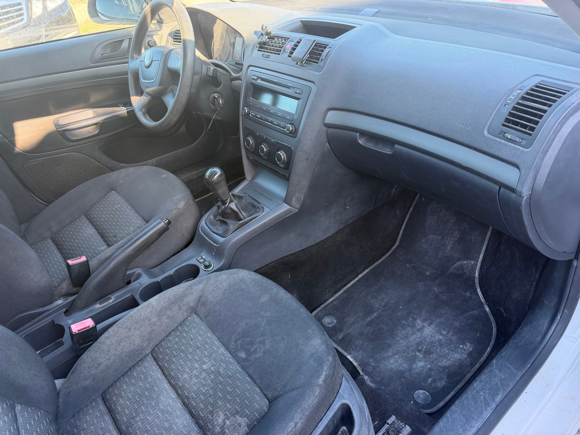 SKODA Octavia Combi 1.2 TSI Family-image-10