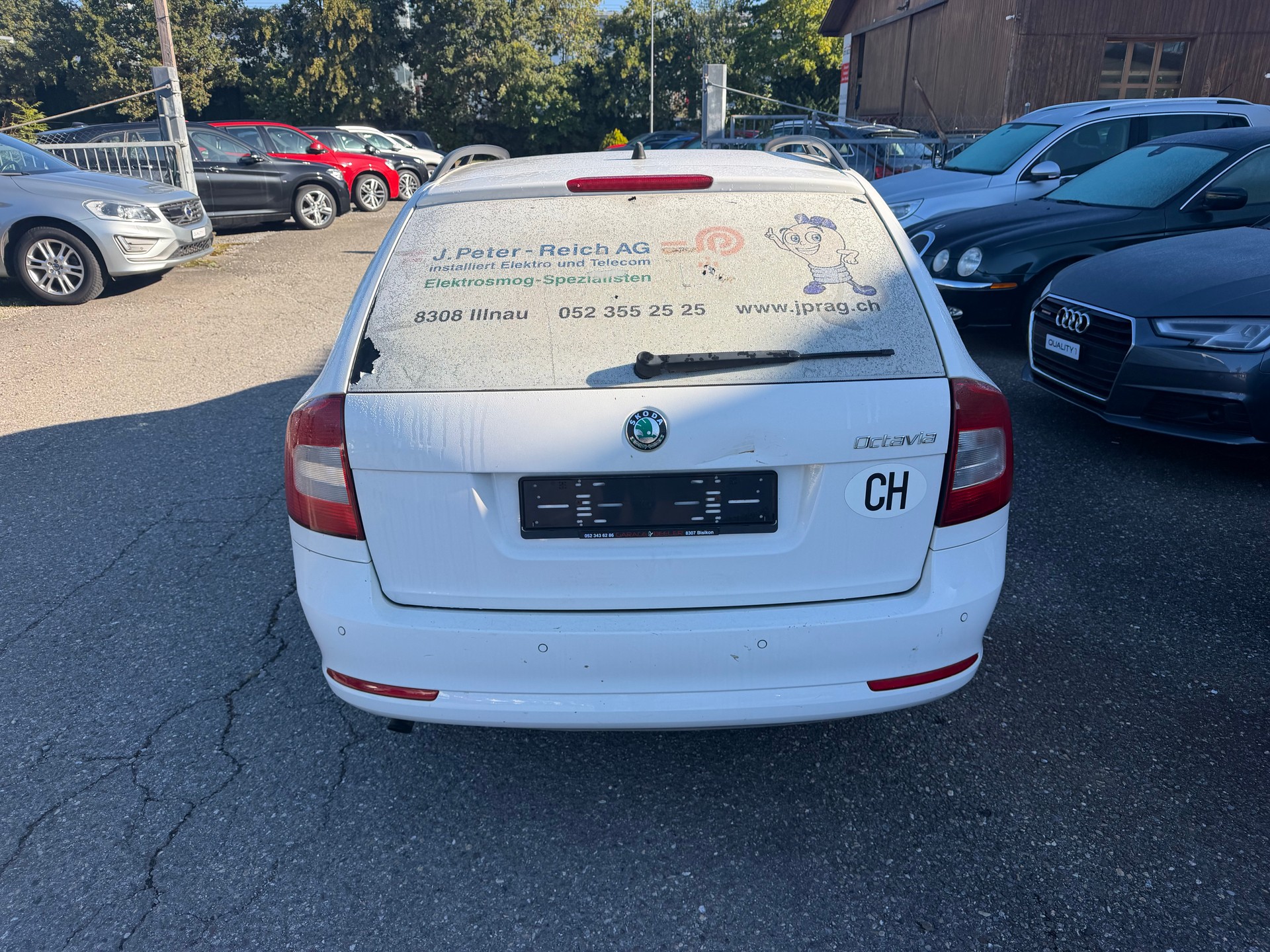 SKODA Octavia Combi 1.2 TSI Family-image-5
