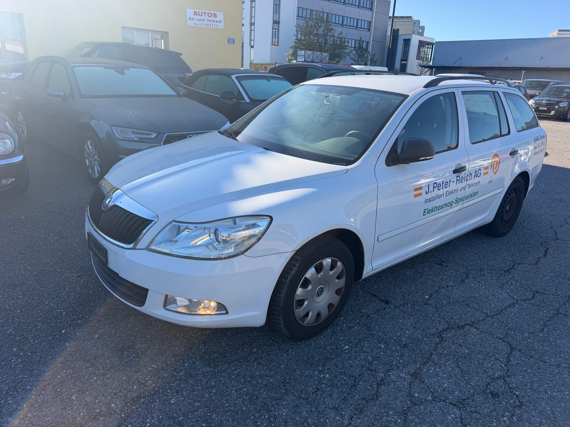 SKODA Octavia Combi 1.2 TSI Family-image-0