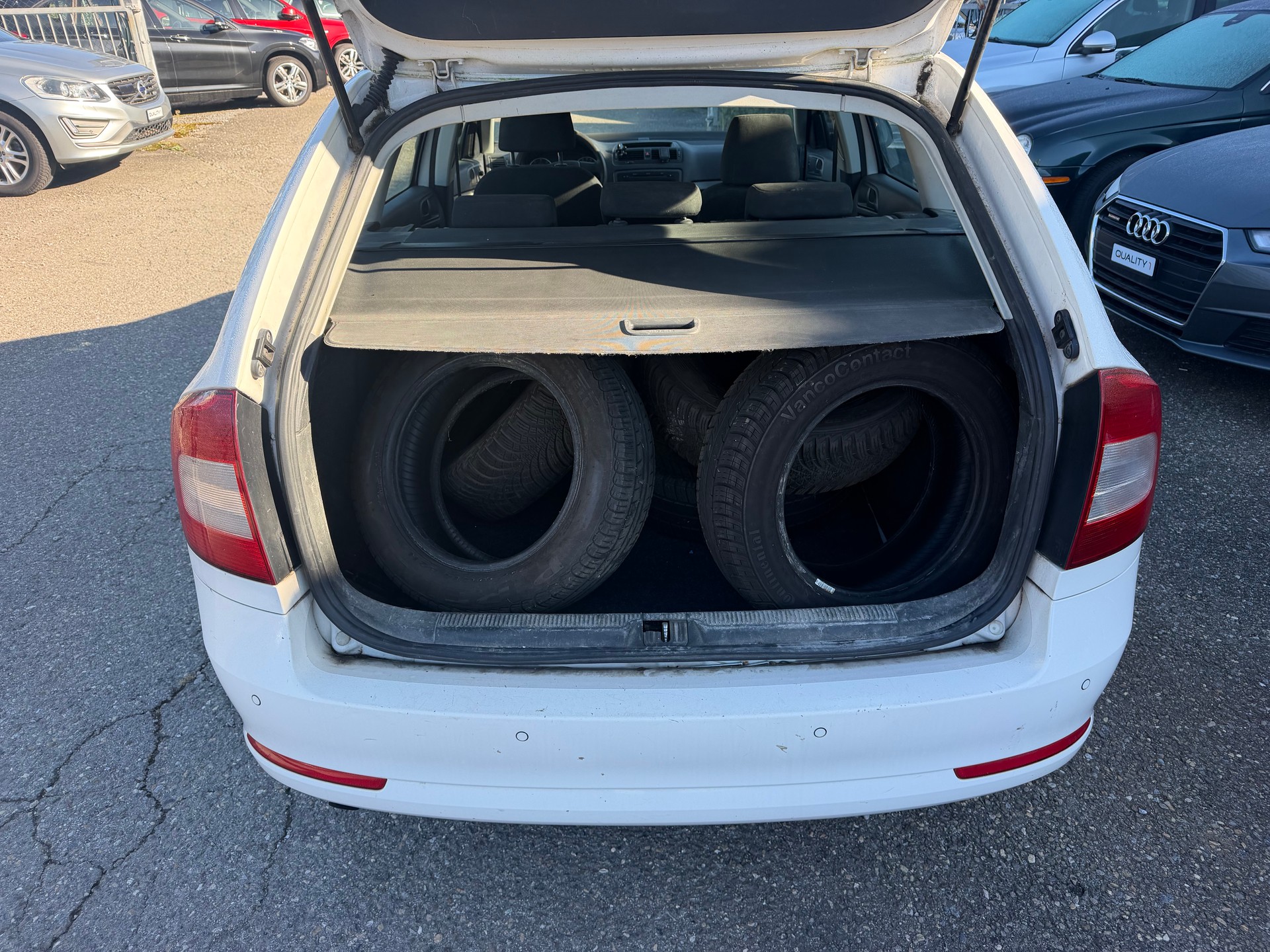 SKODA Octavia Combi 1.2 TSI Family-image-7