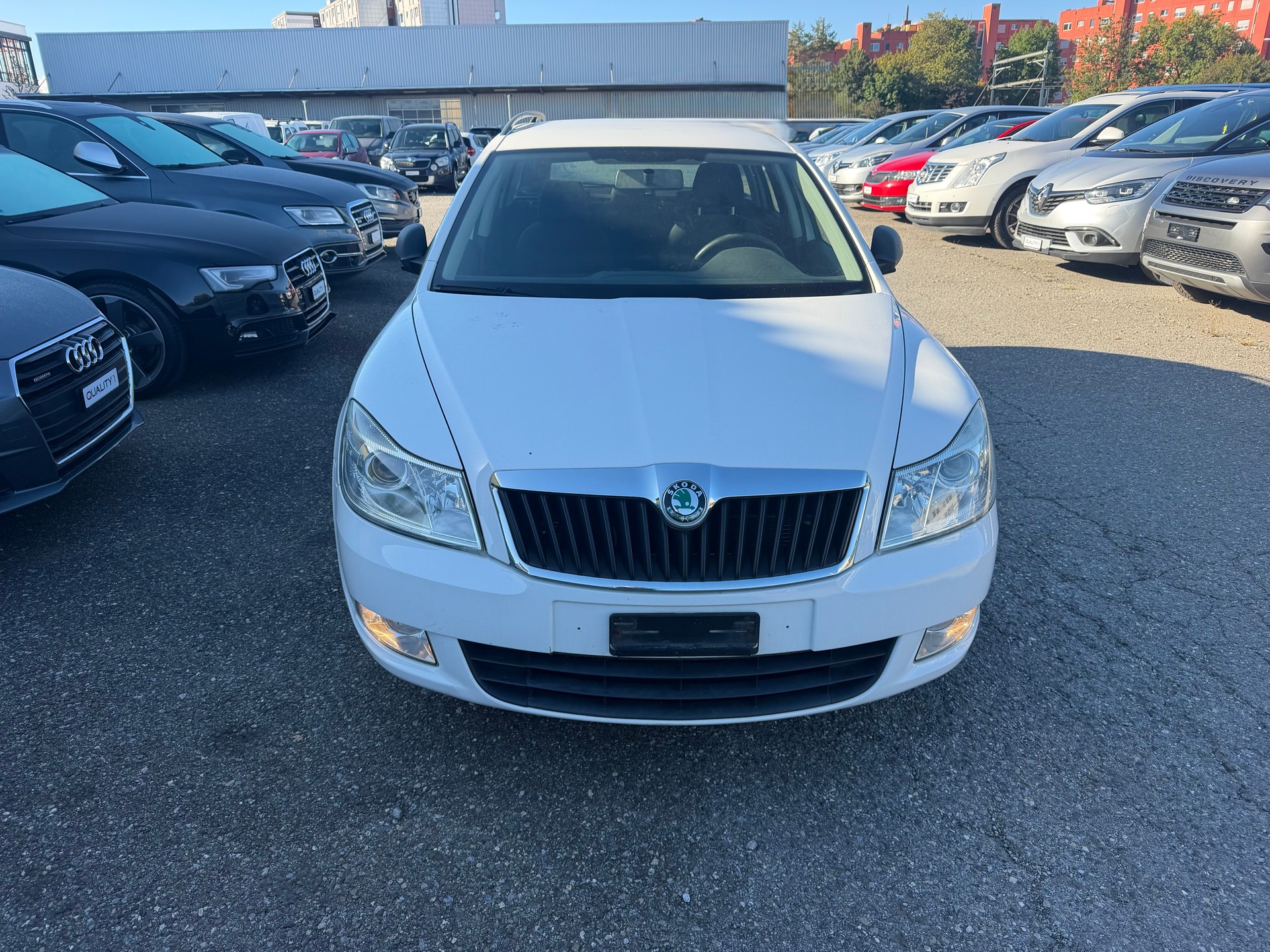 SKODA Octavia Combi 1.2 TSI Family-image-1