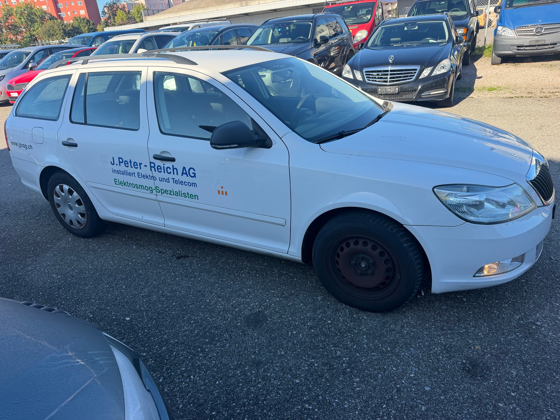 SKODA Octavia Combi 1.2 TSI Family-image-3