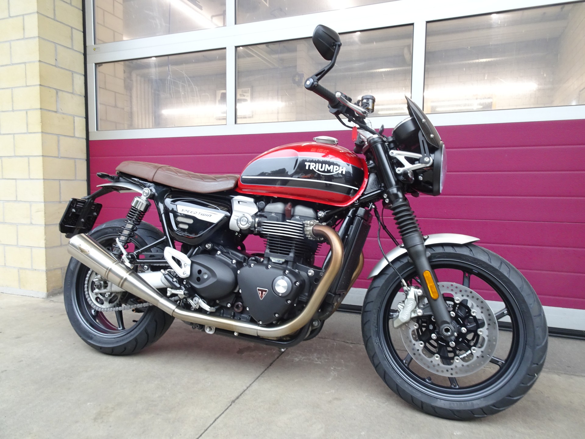 TRIUMPH Speed Twin 1200-image-10