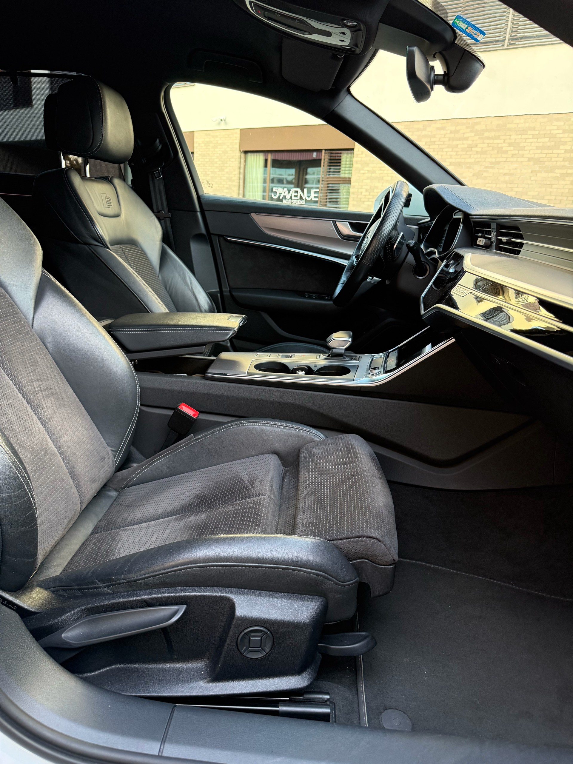 AUDI A6 Avant 45 TDI Sport quattro tiptronic-image-6