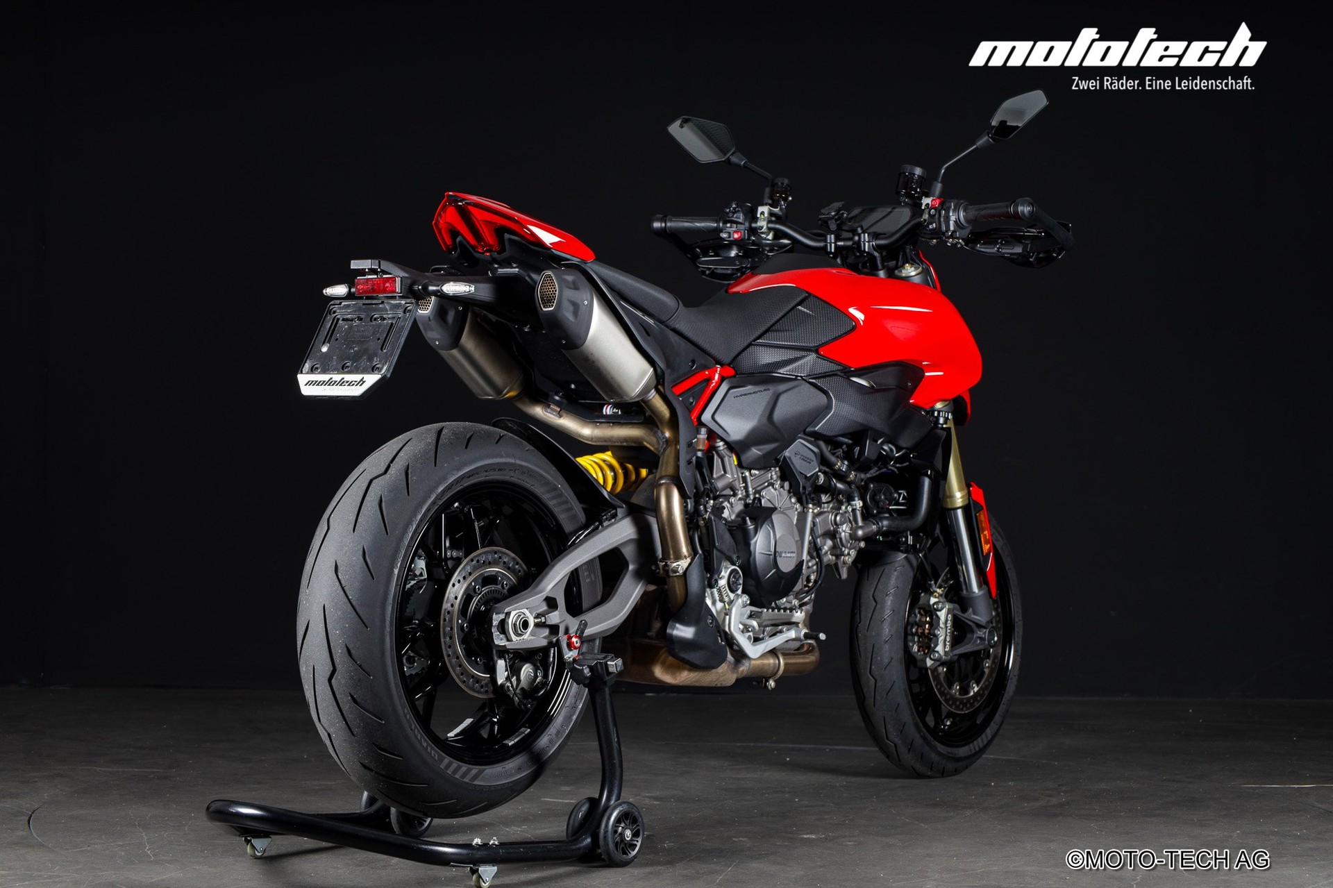 DUCATI Hypermotard V2 (88kW)-showroom-element-2
