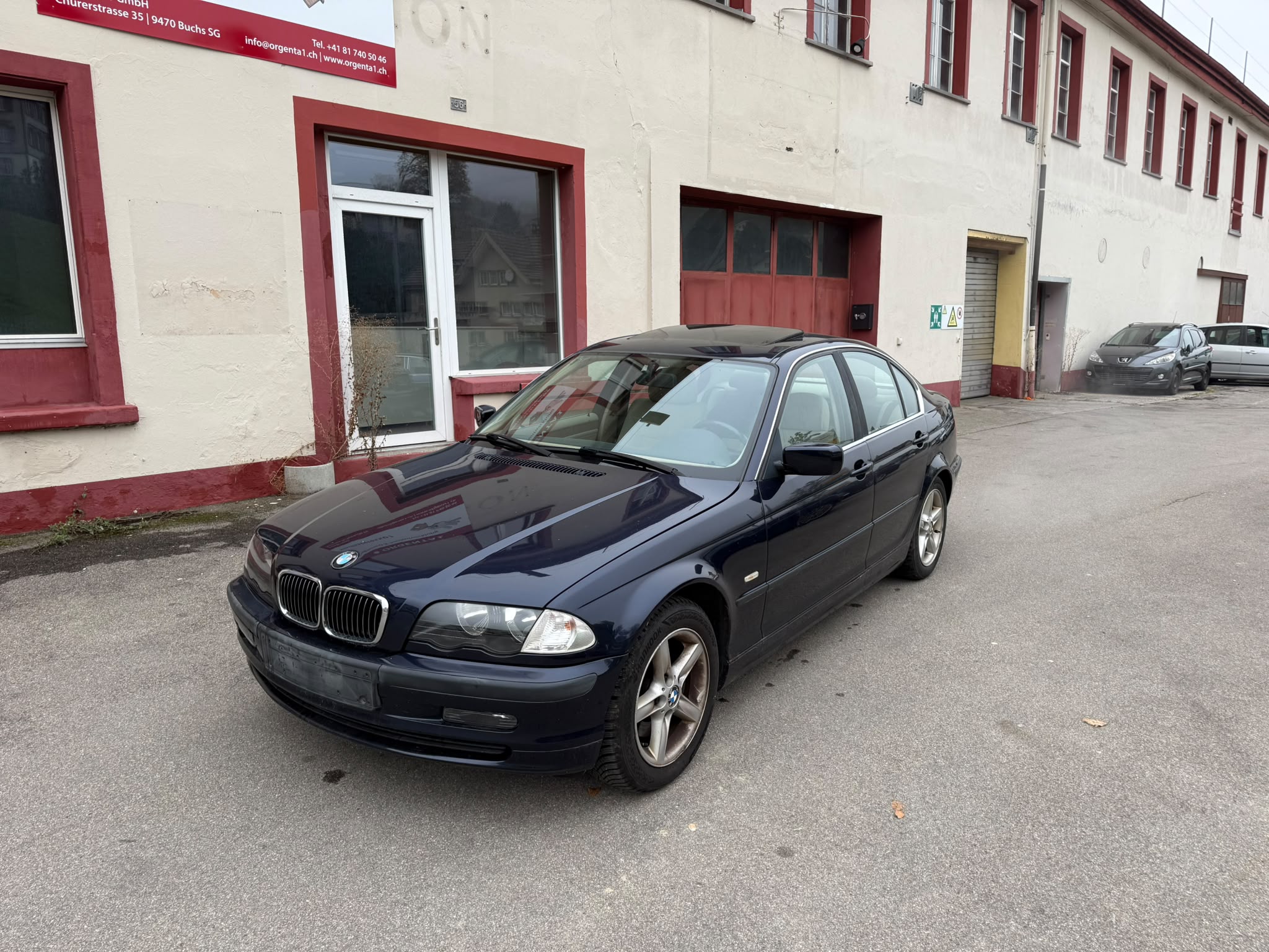 Car photo