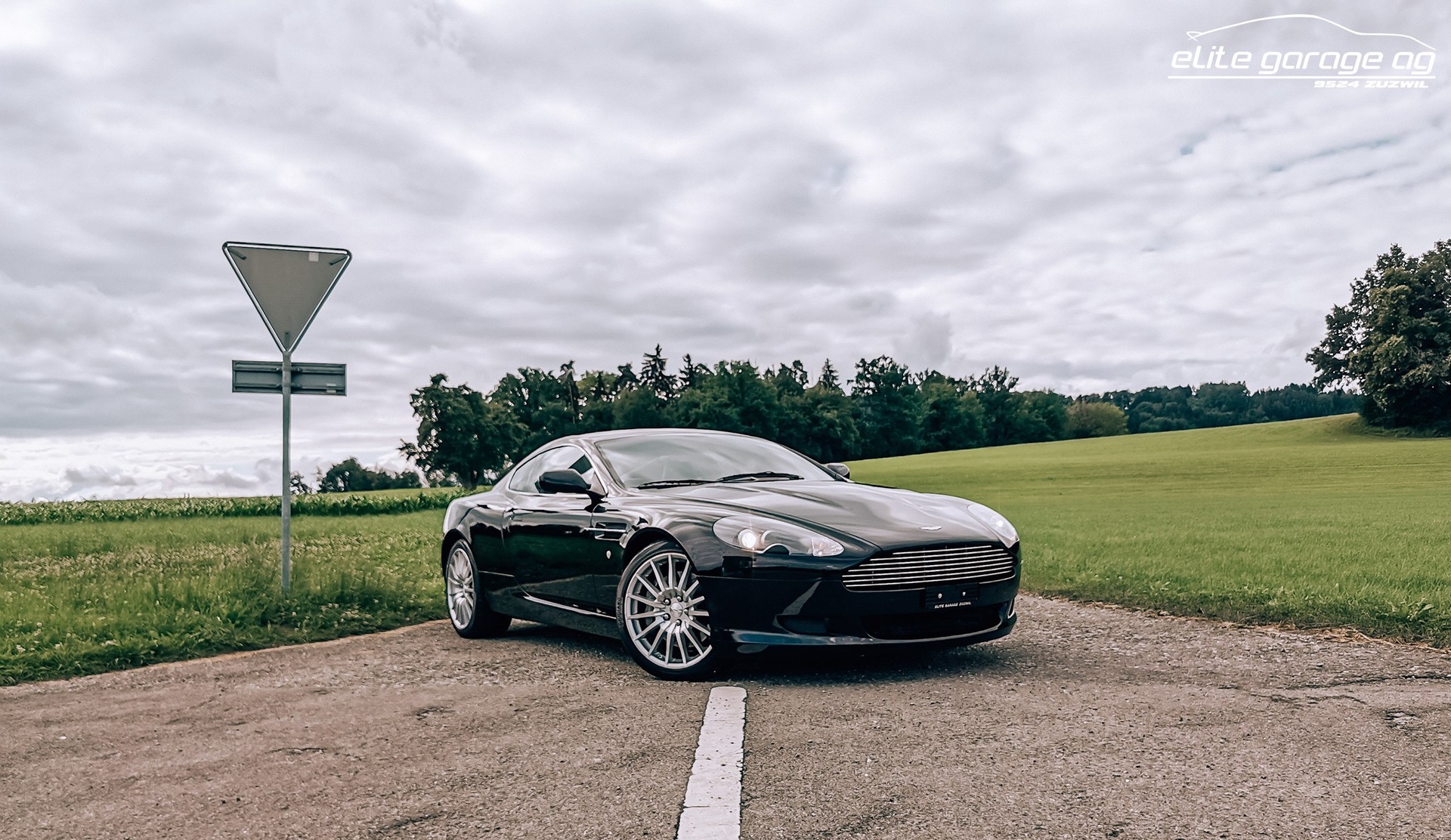 ASTON MARTIN DB9 Touchtronic 2-image-1