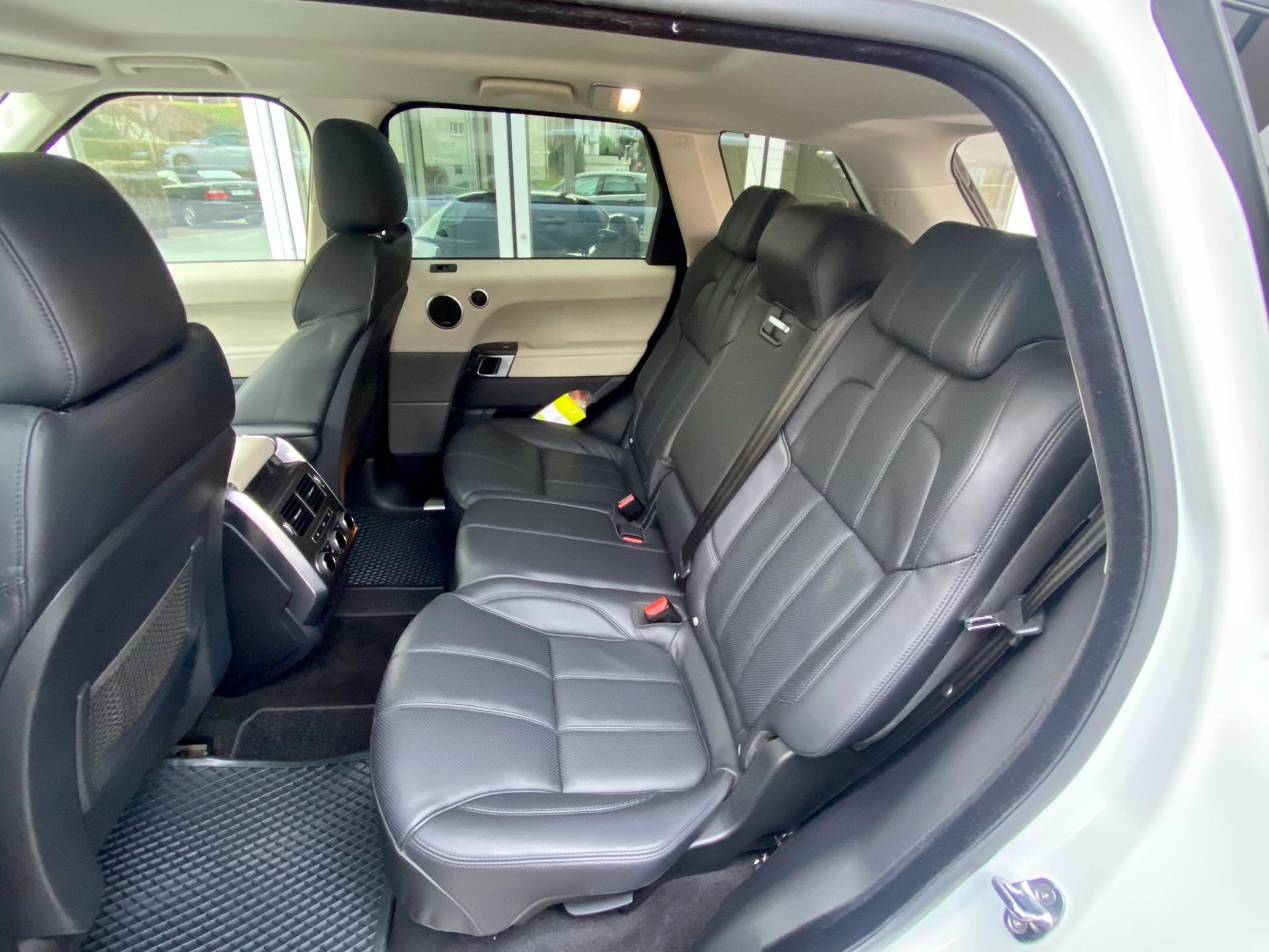 LAND ROVER Range Rover Sport 3.0 SDV6 HSE Dynamic Automatic-image-5