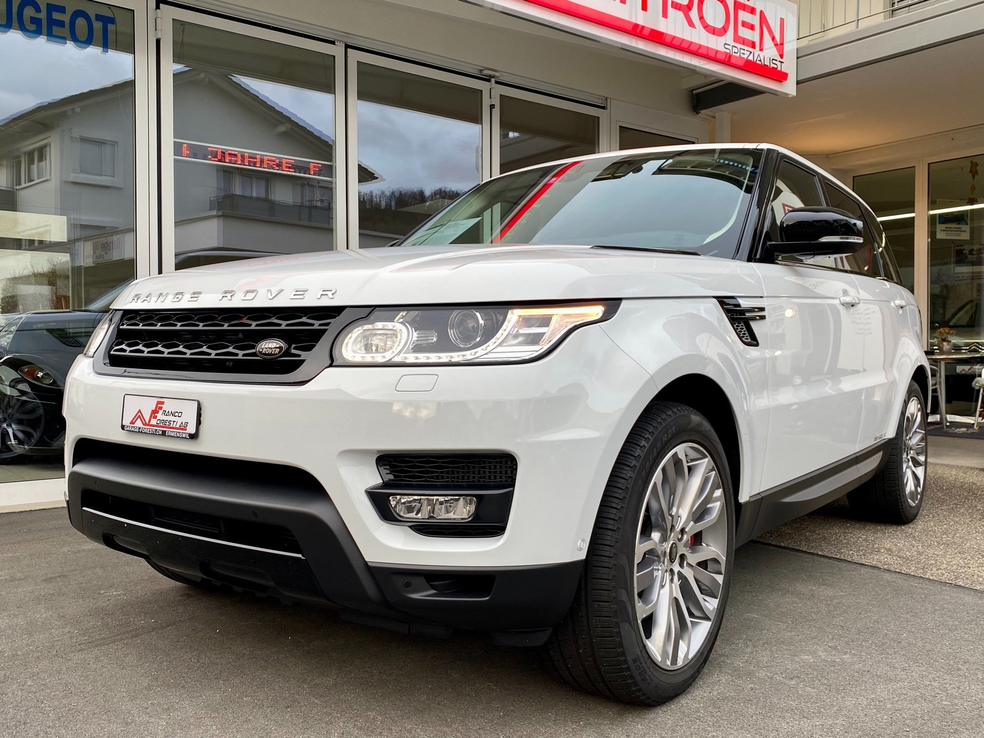 LAND ROVER Range Rover Sport 3.0 SDV6 HSE Dynamic Automatic-image-1