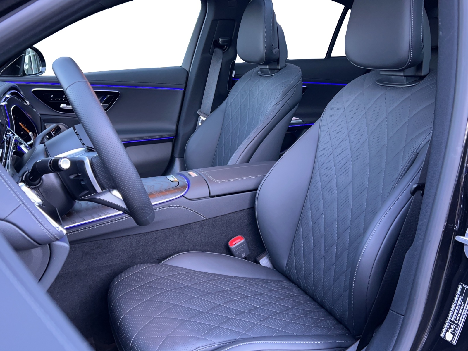 MERCEDES-BENZ E 400 e 4Matic 9G-Tronic-image-8