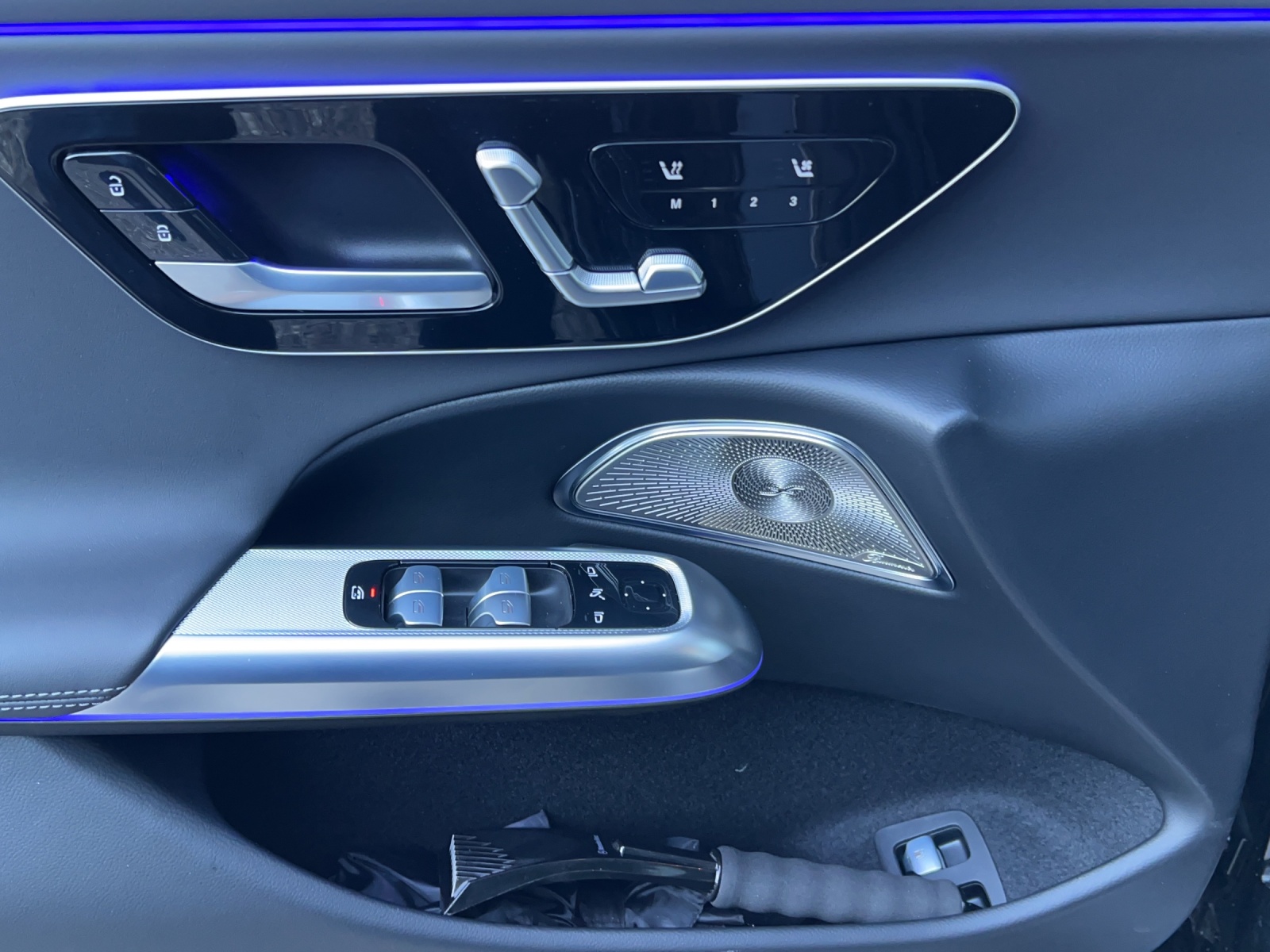 MERCEDES-BENZ E 400 e 4Matic 9G-Tronic-image-12